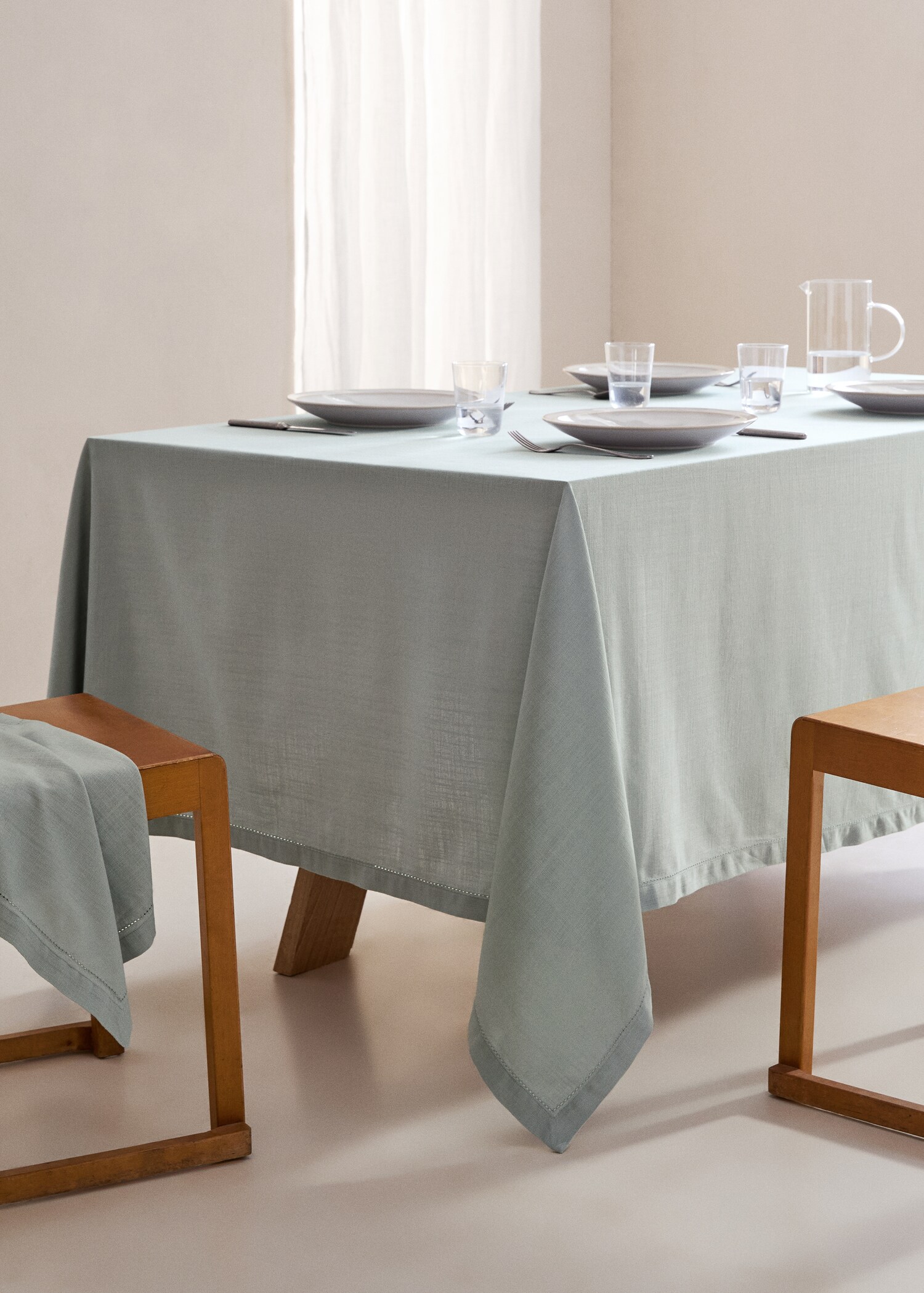 Hemstitch embroidered tablecloth 67x138 in - General plane