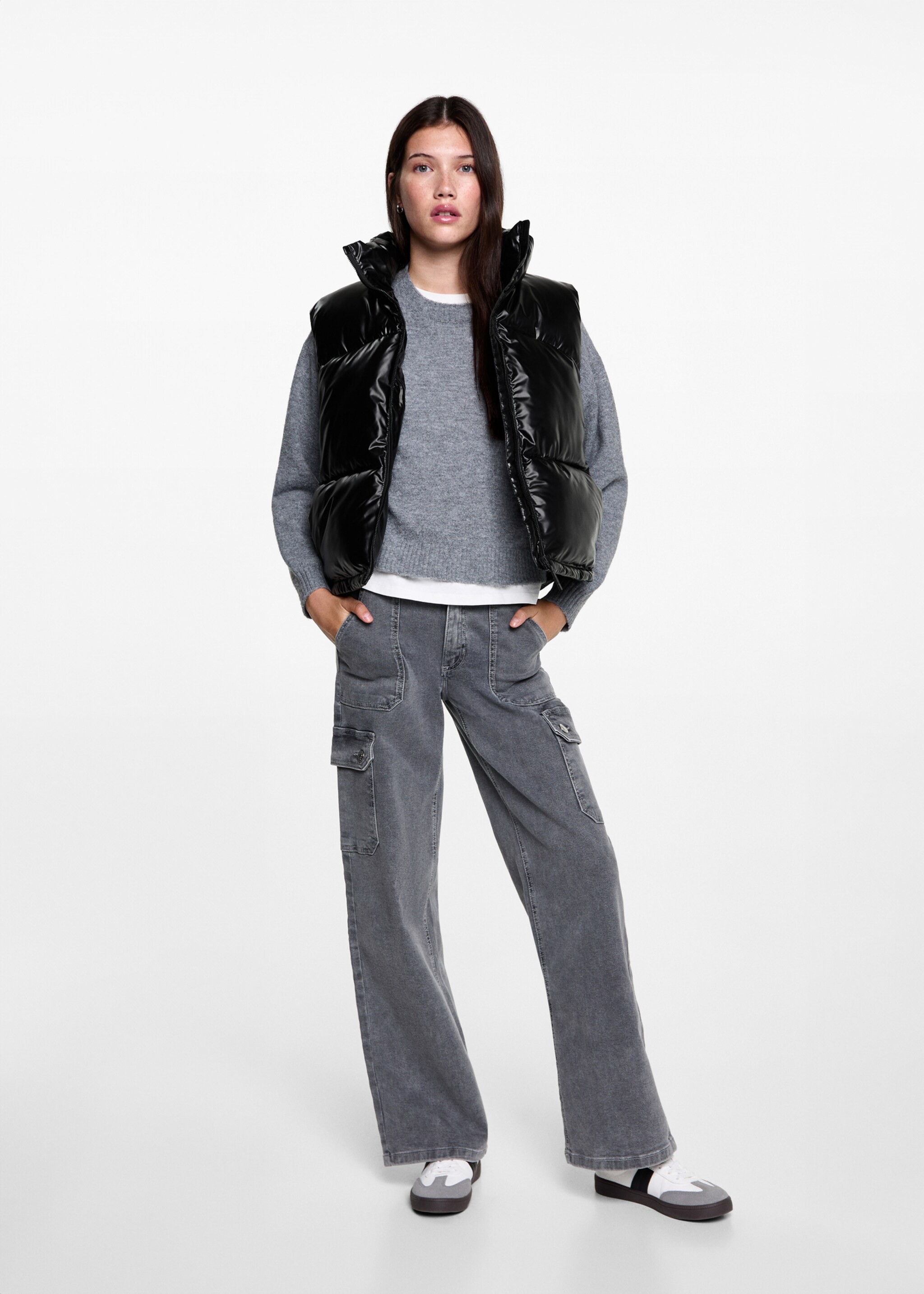 Quilted gilet with pockets - General plane, Black. Ref: 77053667-00.