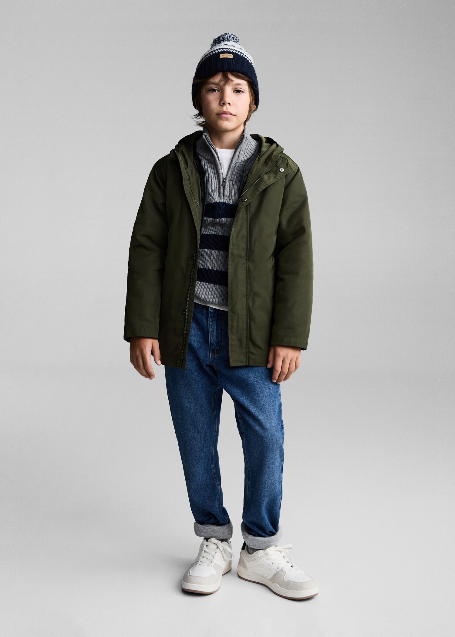 Hooded water-repellent coat - General plane