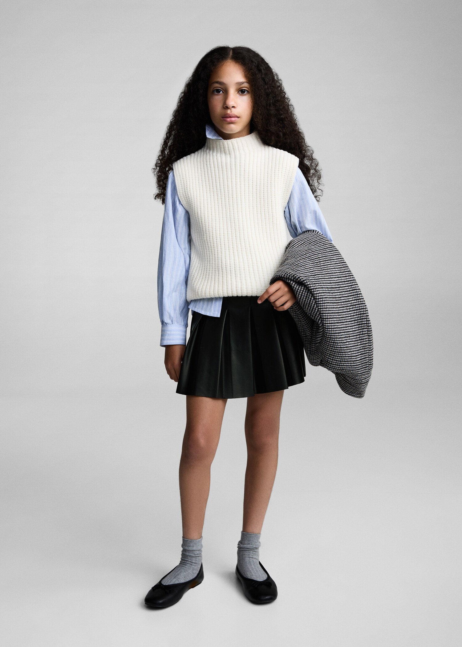 Leather-effect pleated mini-skirt - General plane