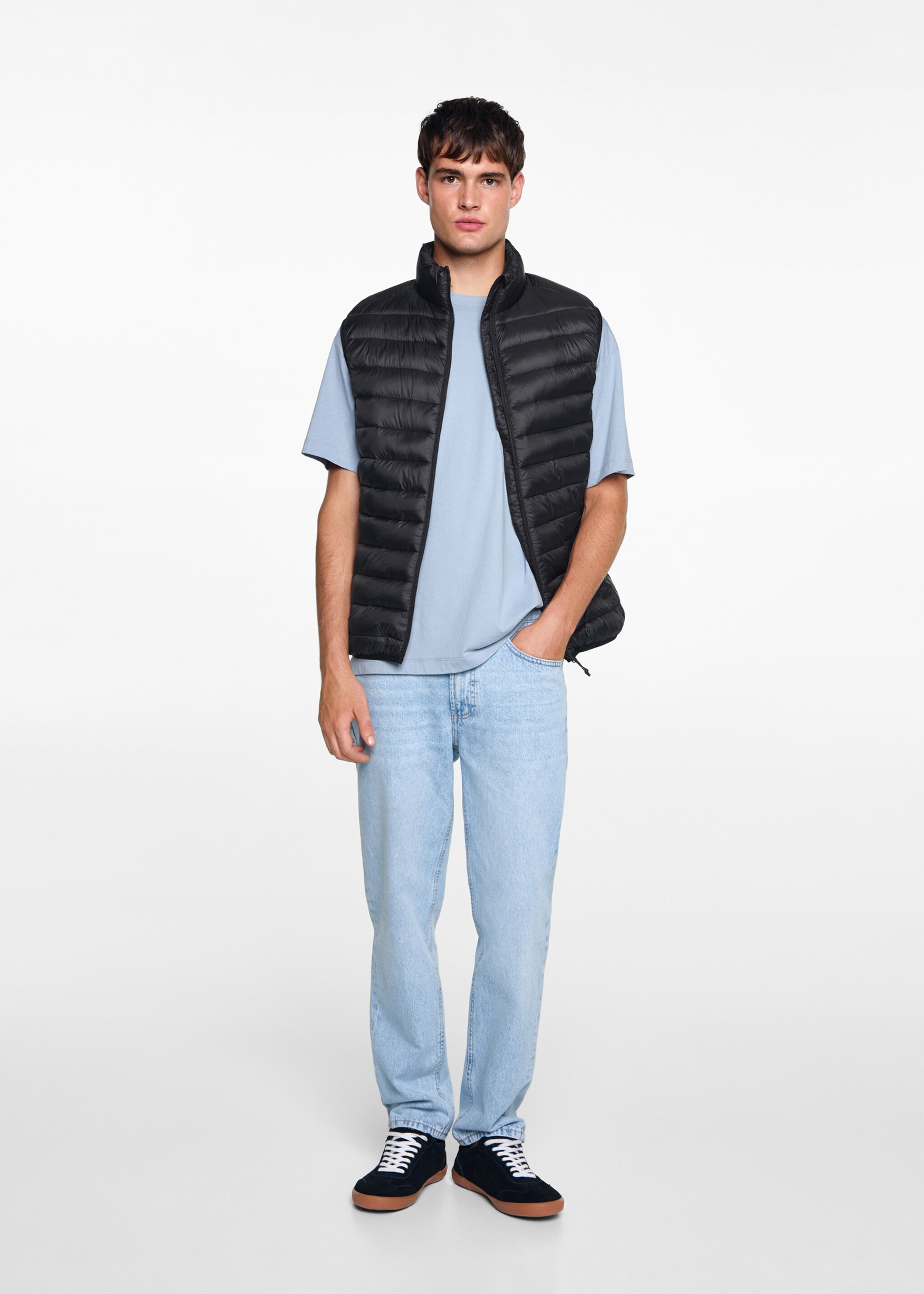 Quilted gilet - General plane, Black. Ref: 77055633-00.