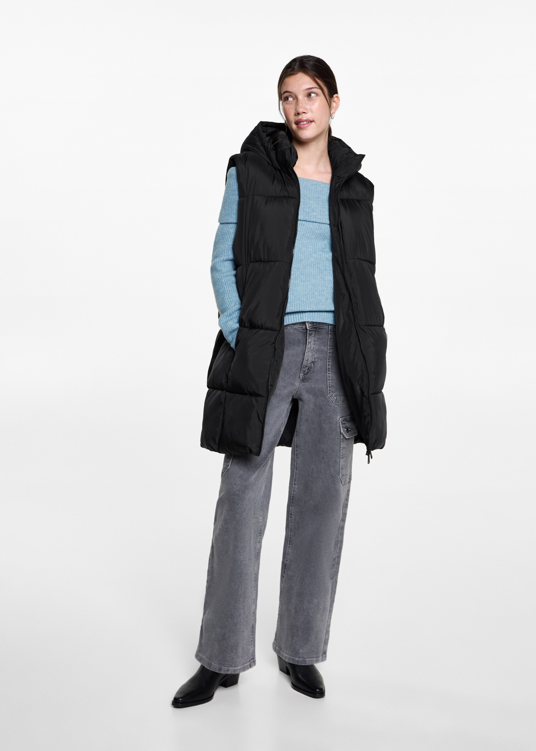 Quilted gilet with hood - General plane, Black. Ref: 77055637-00.