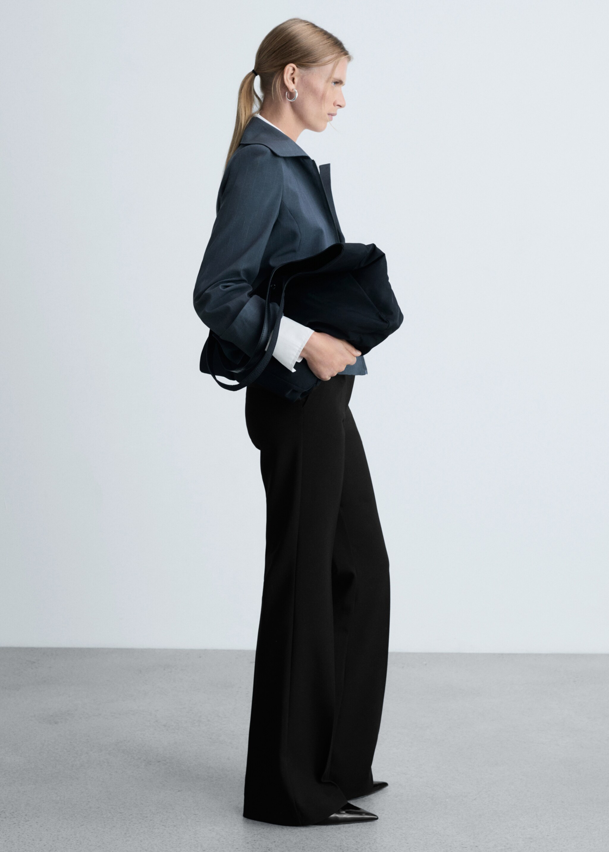 Pocket flared trousers - General plane, Black. Ref: 77055649-00.