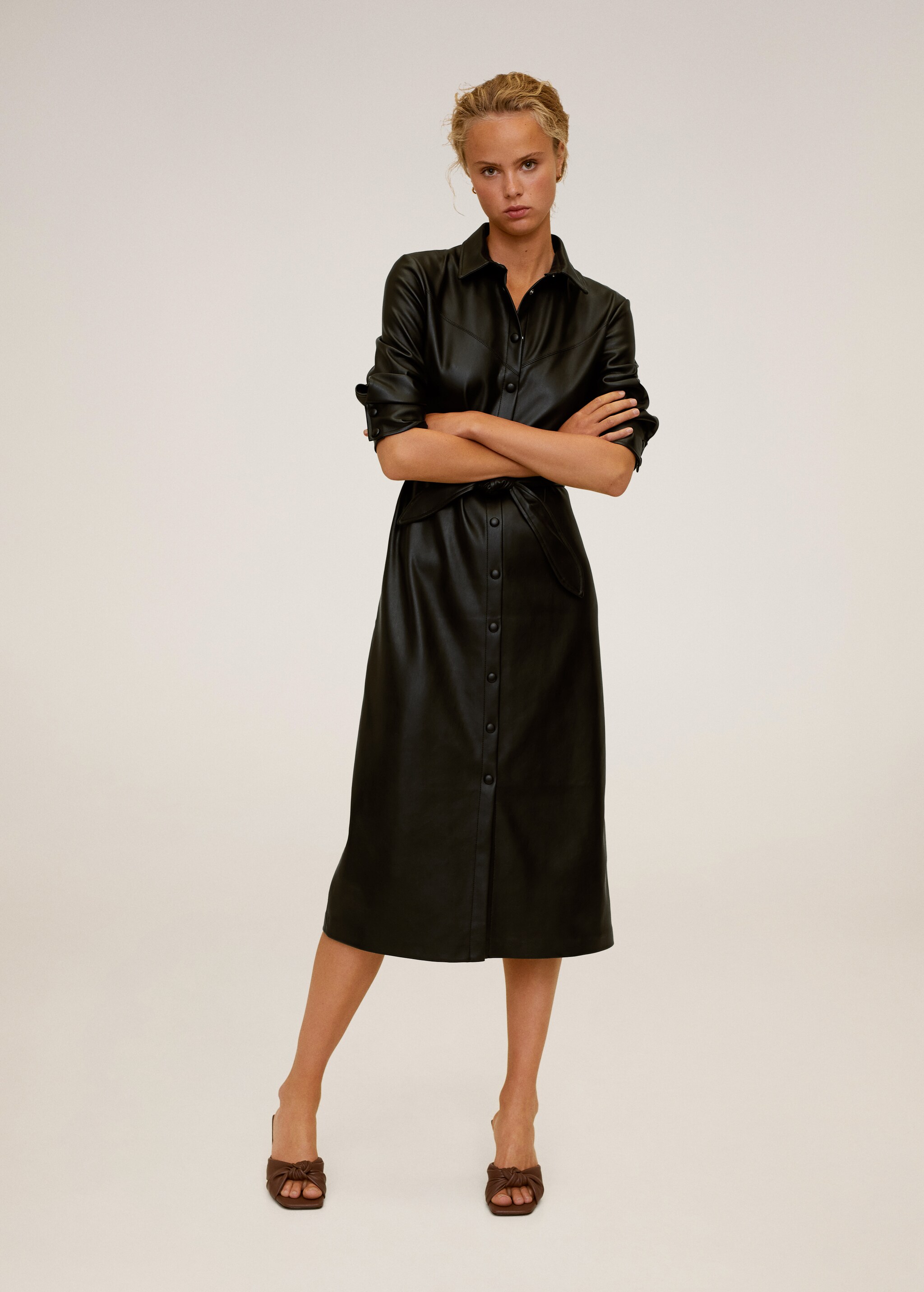Vestido camisero efecto piel - Plano general