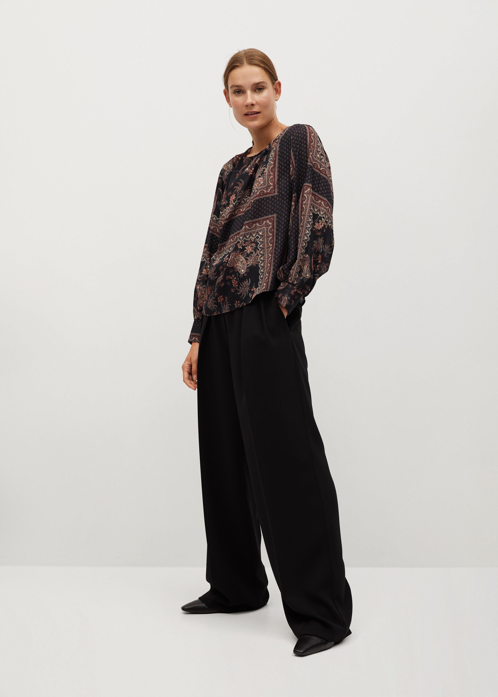 Flowy printed blouse - General plane
