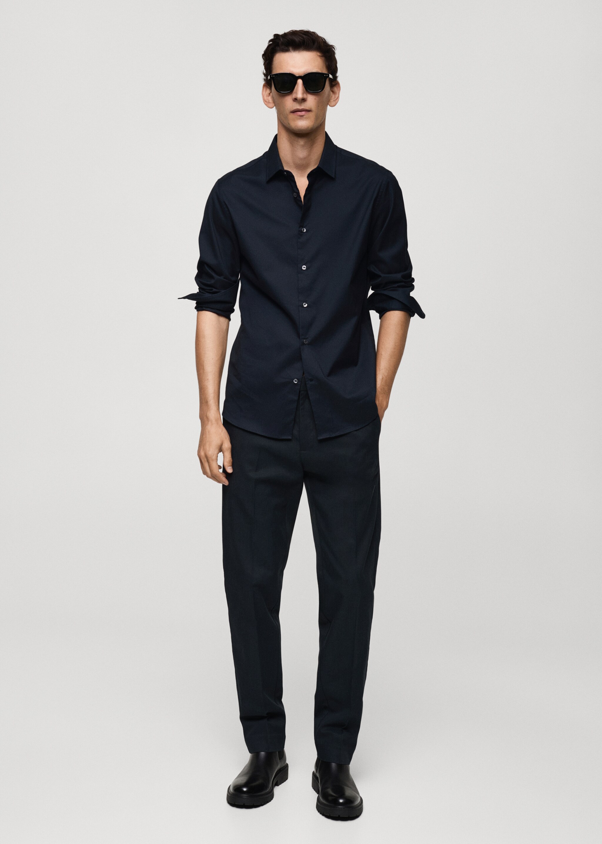 Chemise 100 % coton twill regular-fit - Plan général, Bleu marine foncé. Ref: 77055975-00.