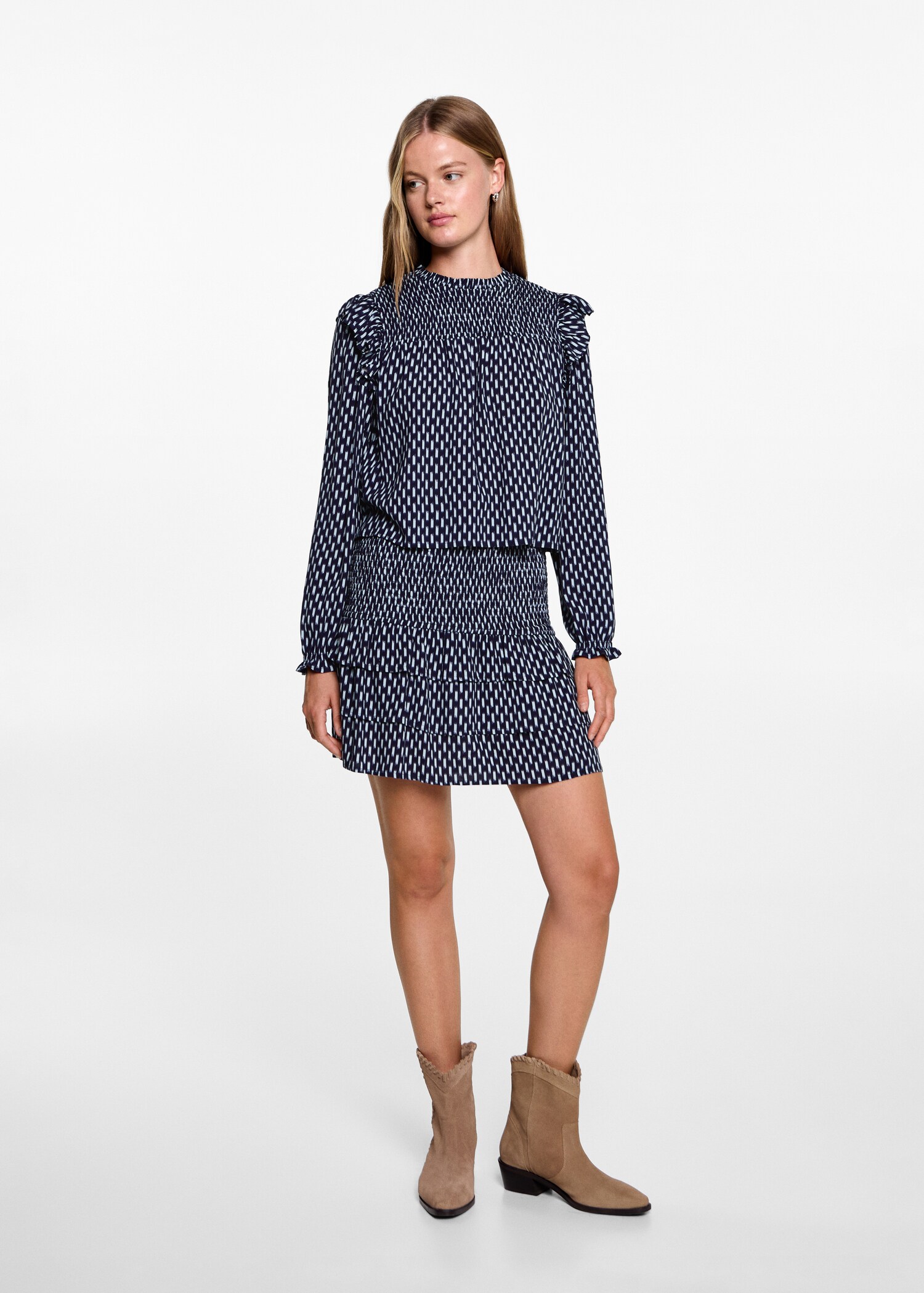 Φούστα σούρες βολάν - Γενικό πλάνο