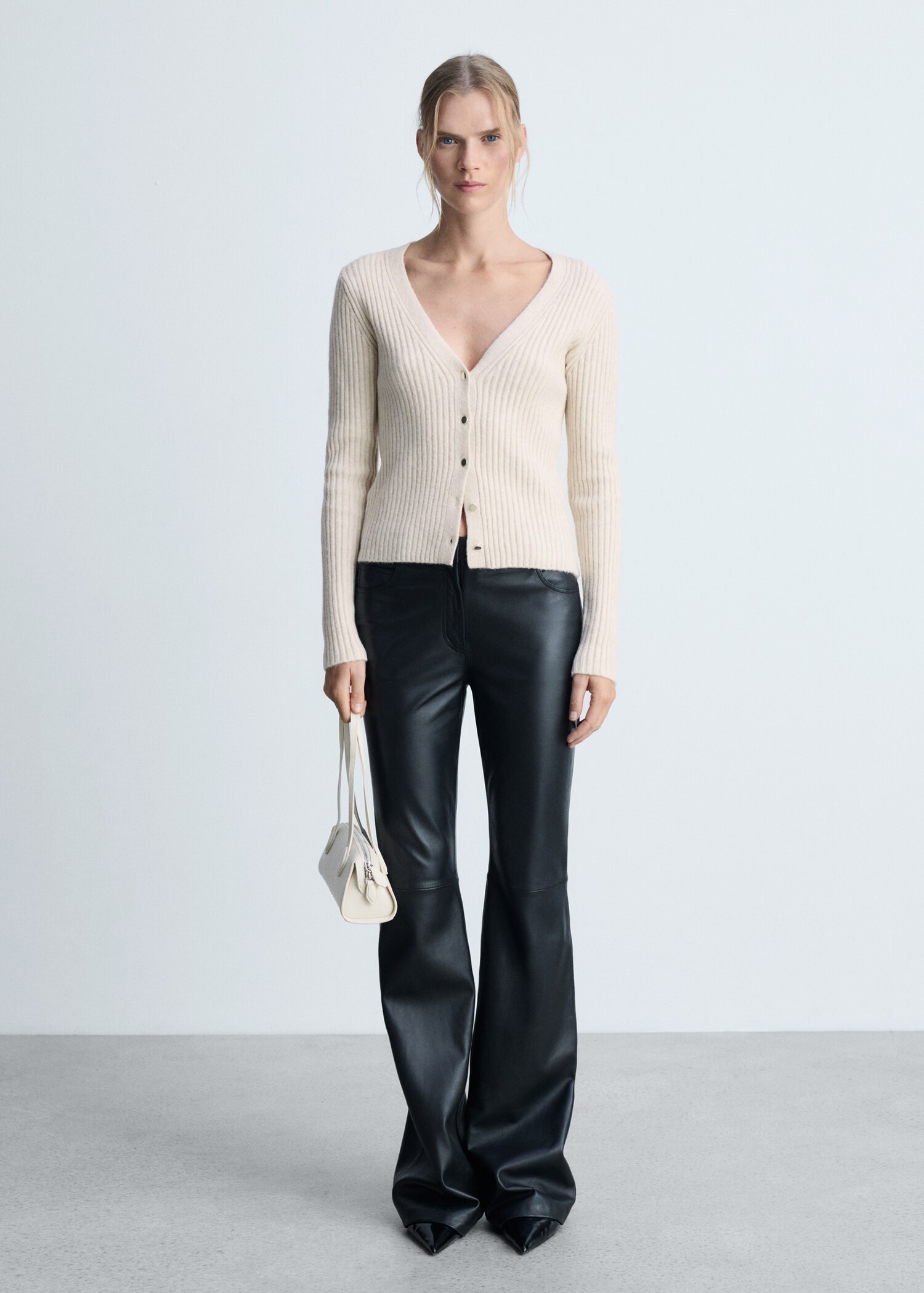 Strickcardigan mit Metallknöpfen - Allgemeine Ansicht