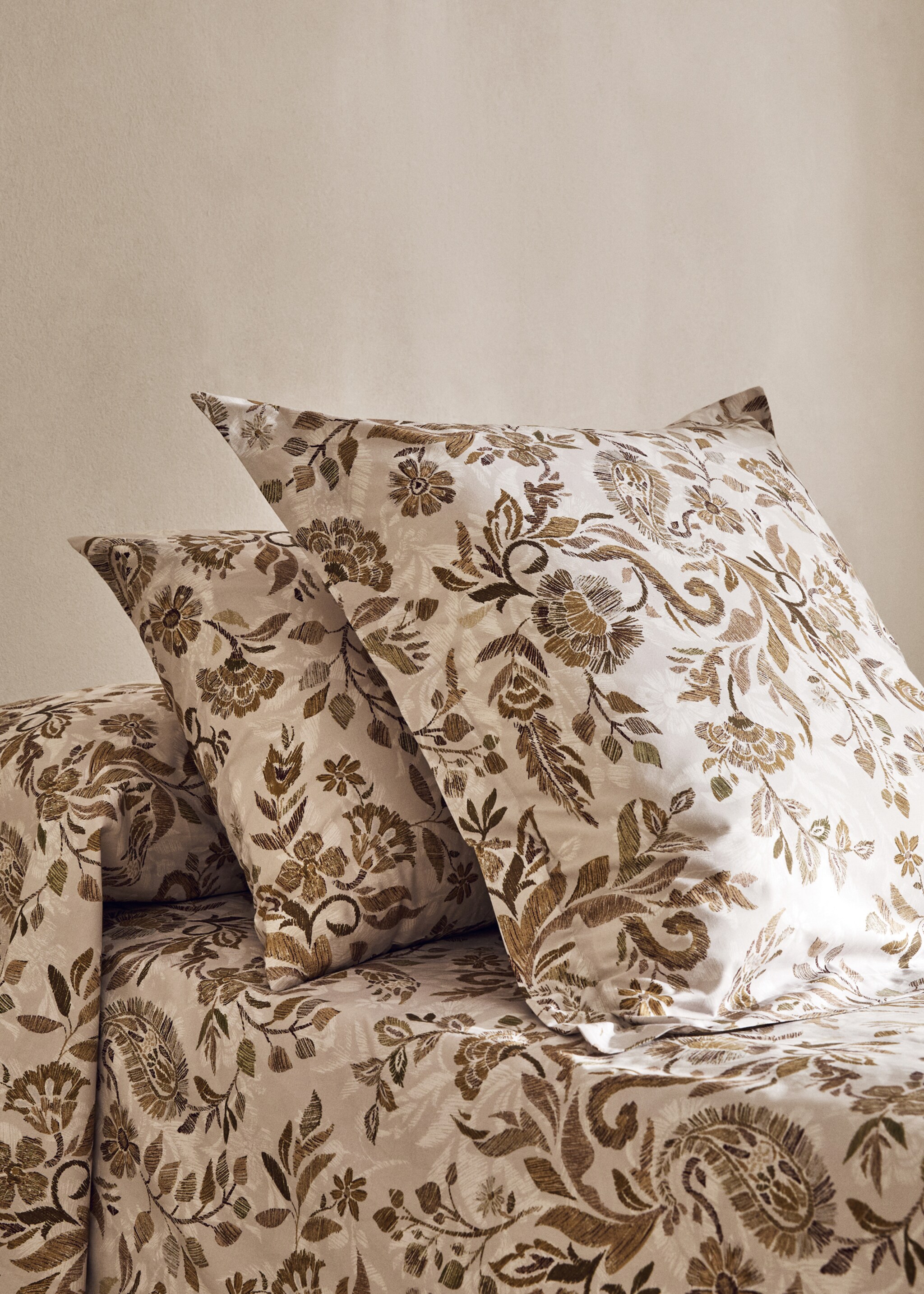 Percale cotton floral-print pillowcase 45x110cm - General plane, Beige. Ref: 77057703-00.