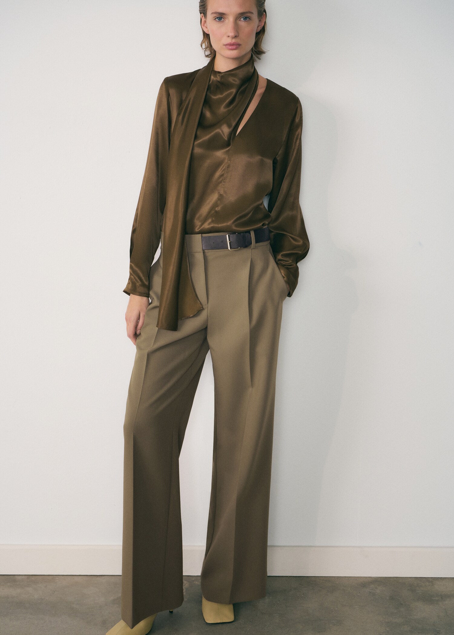 Belt straight-fit pants - General plane