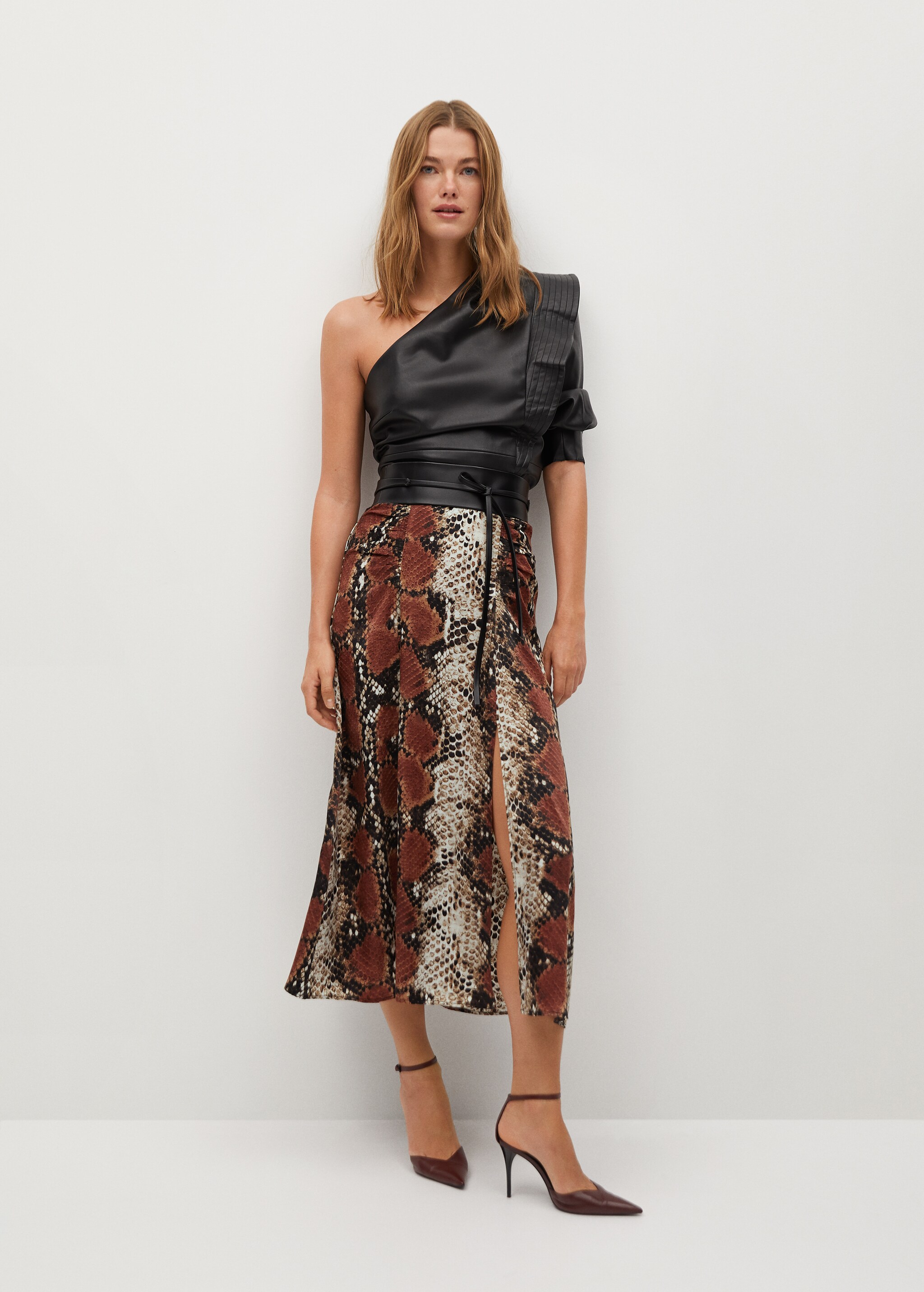 Falda midi estampada - Plano general
