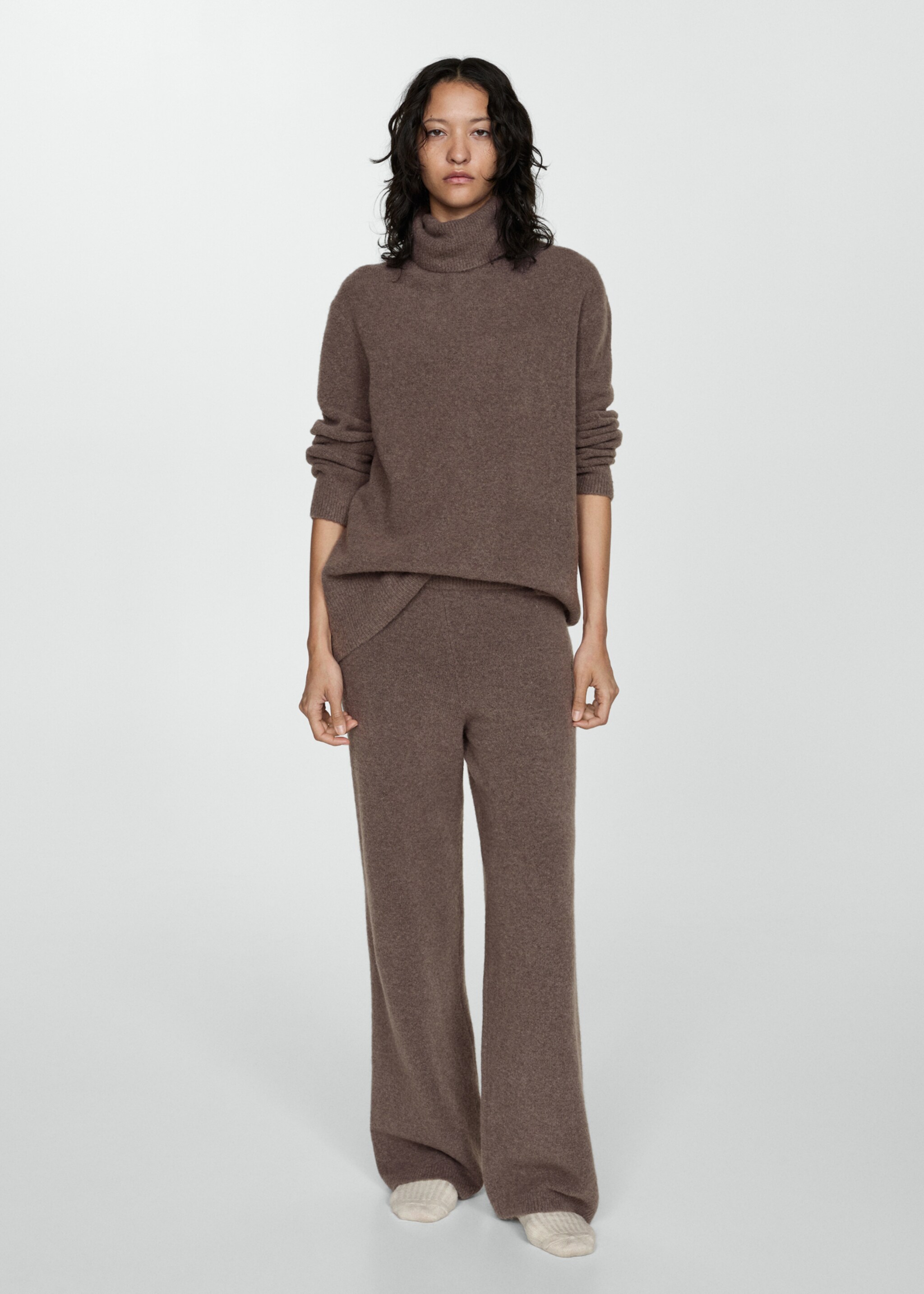 Straight knitted trousers - General plane, Brown. Ref: 77063266-00.