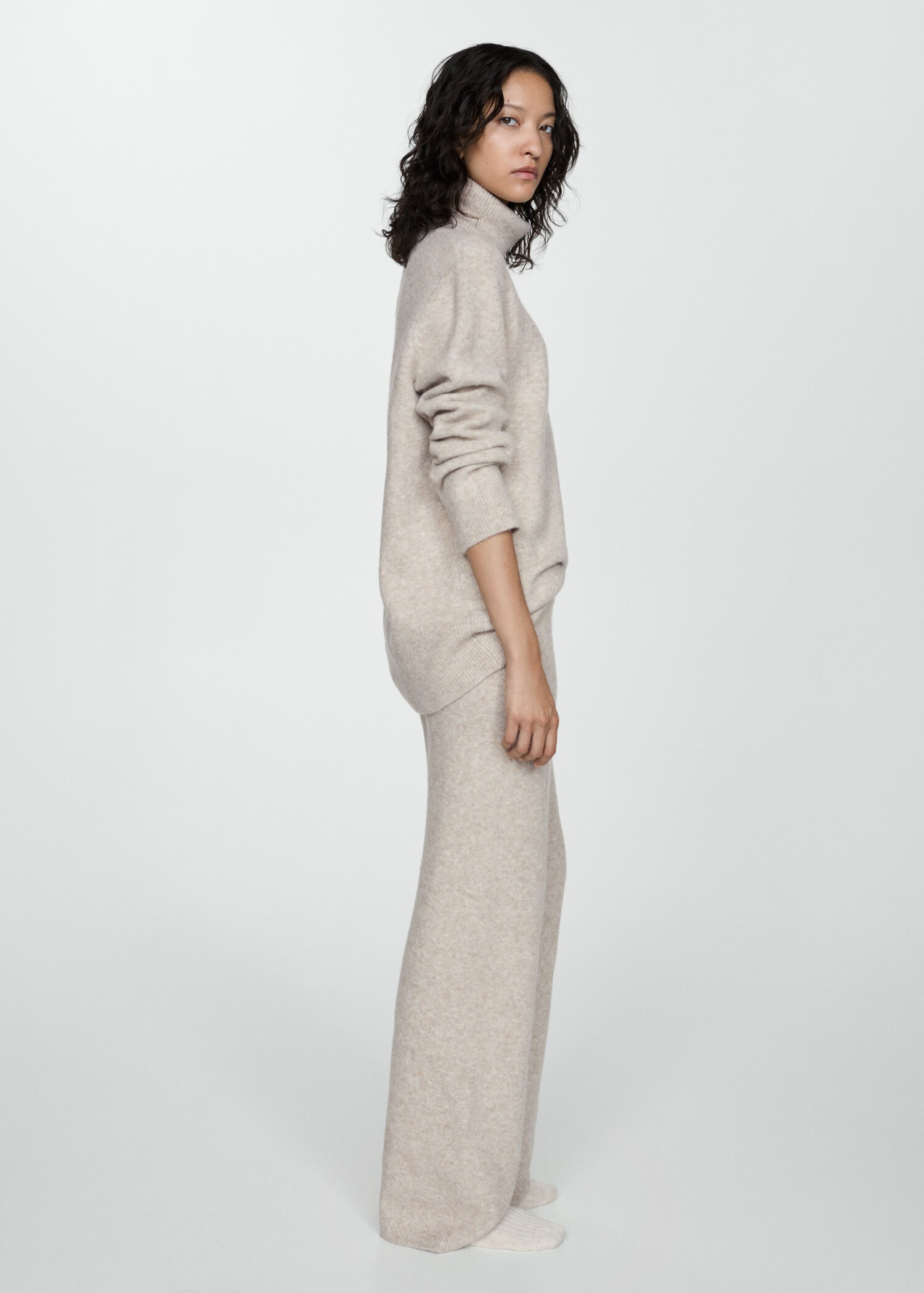 Straight knitted trousers - General plane