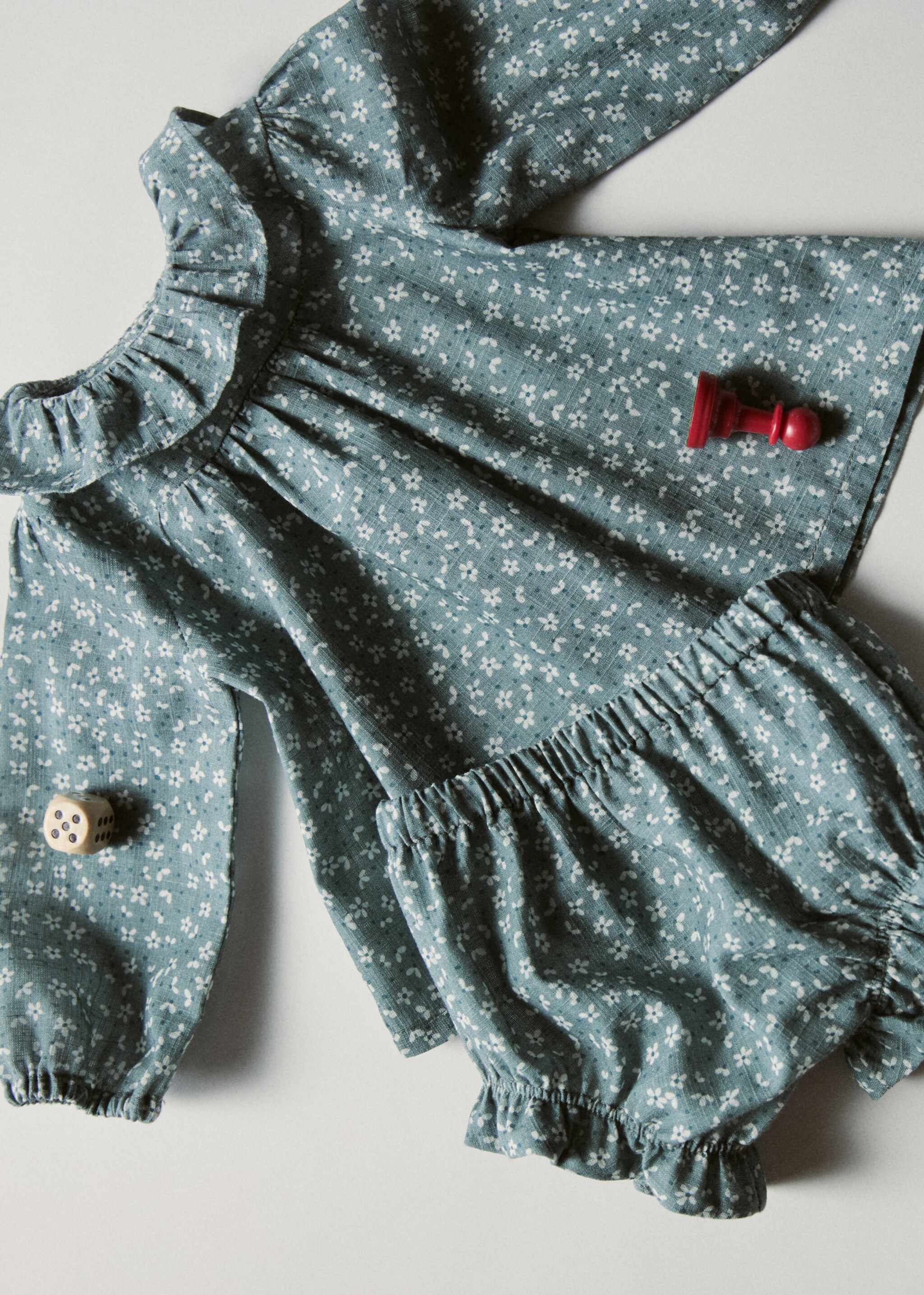 Vestido y ranita estampado - Plano general
