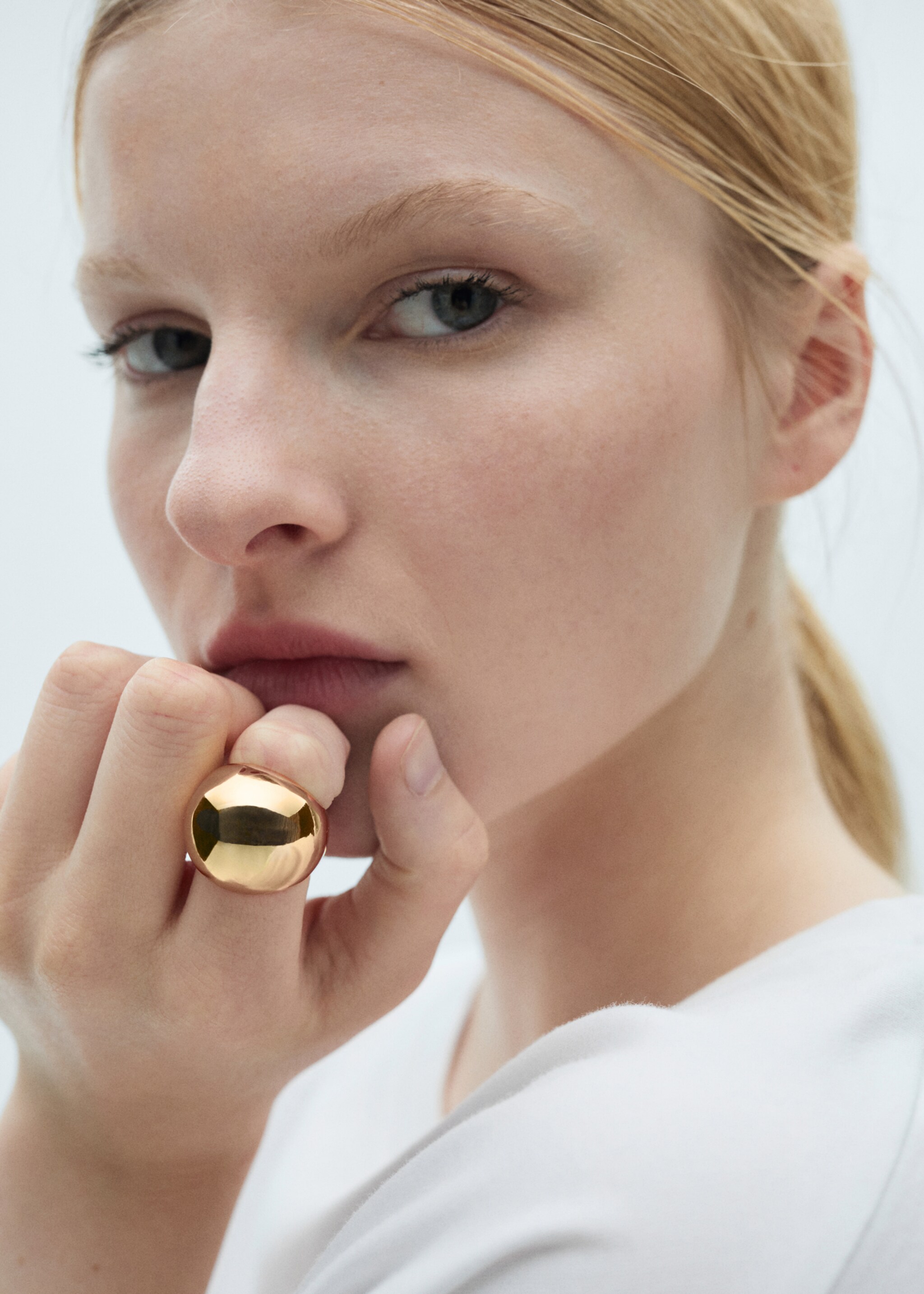 Volume design ring - General plane, Gold. Ref: 77064046-00.