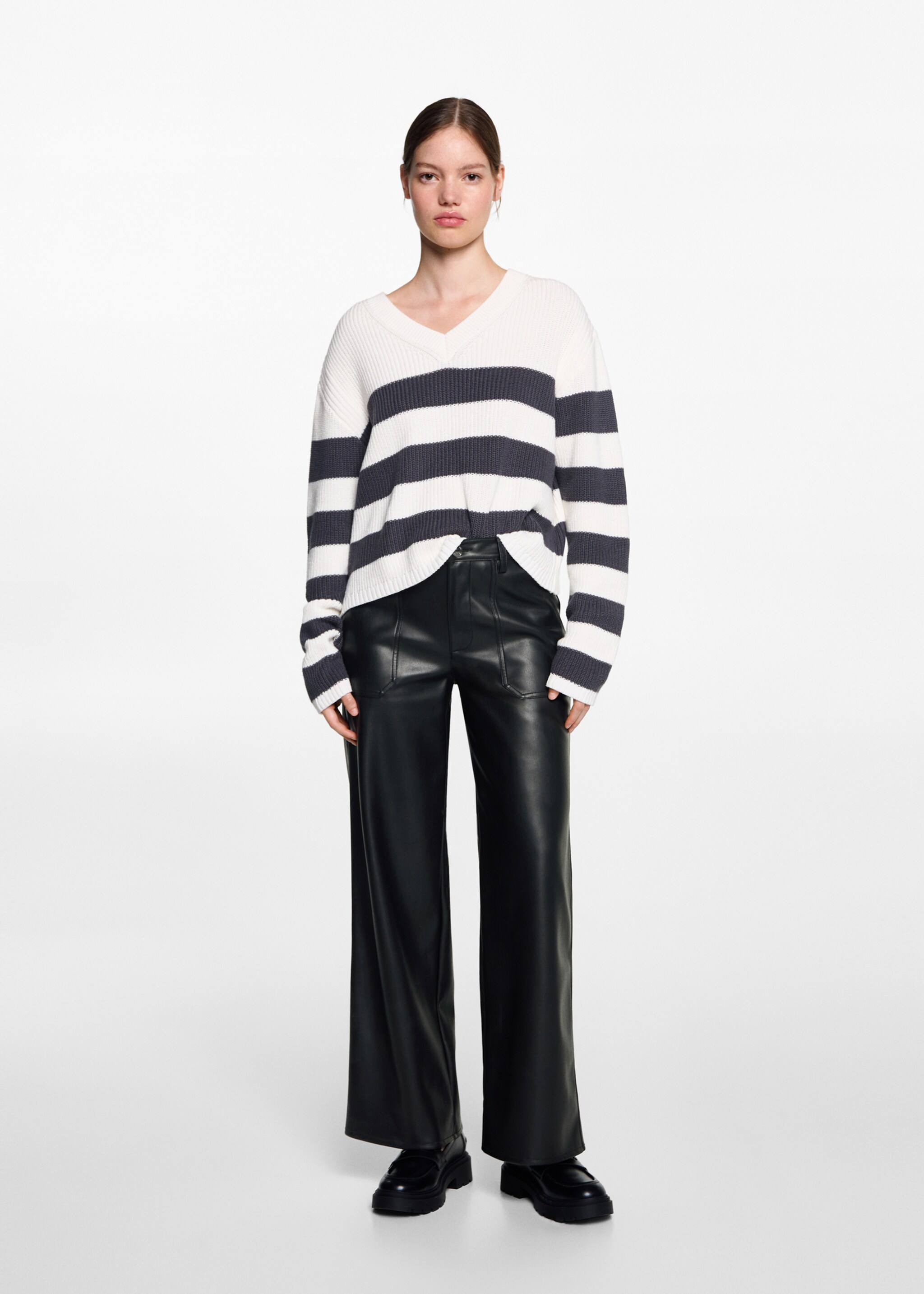 Pantalón efecto piel - Plano general, Negro. Ref: 77064058-00.