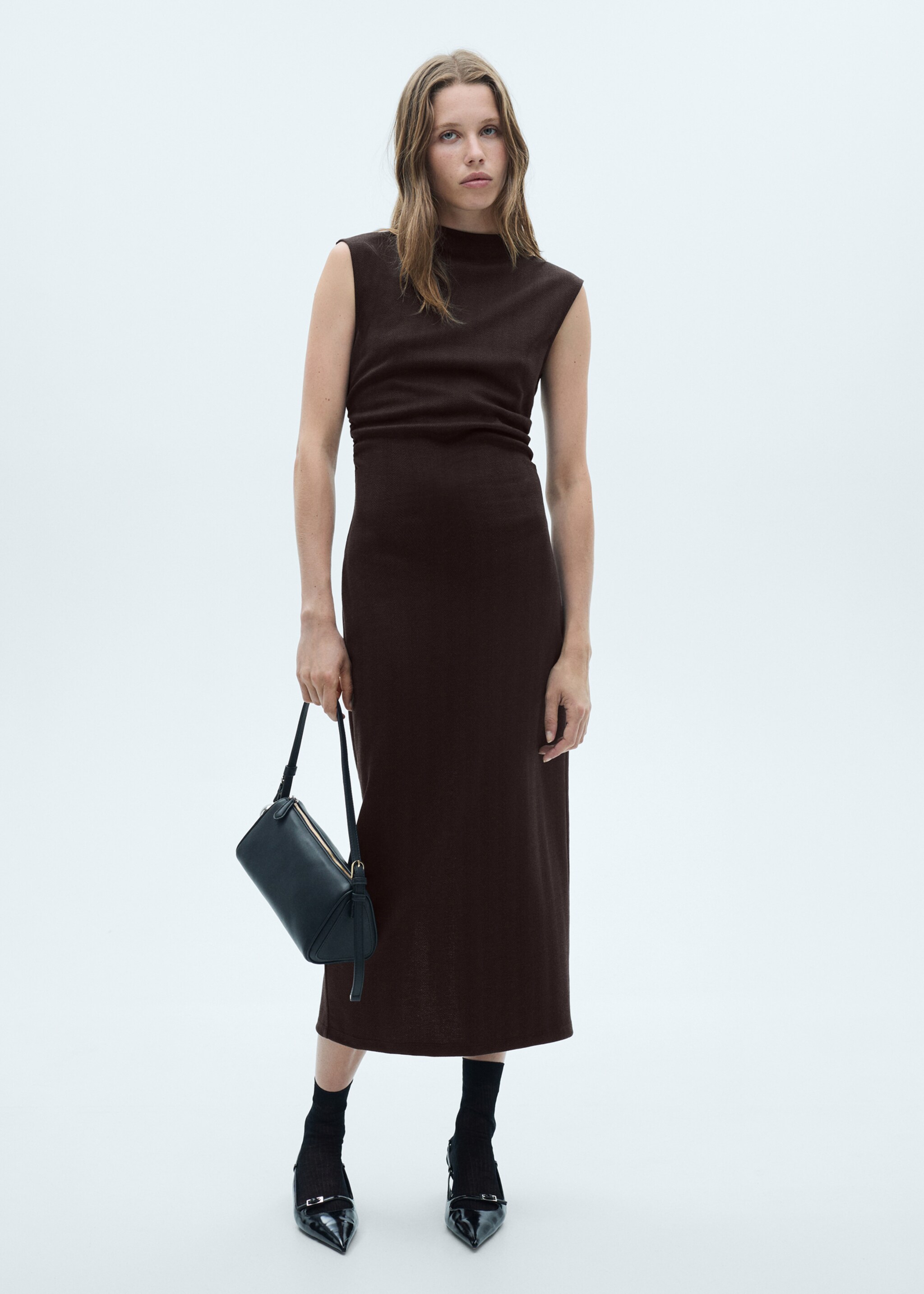 Knitted dress with gathered detail - General plane, Chocolate. Ref: 77065652-00.