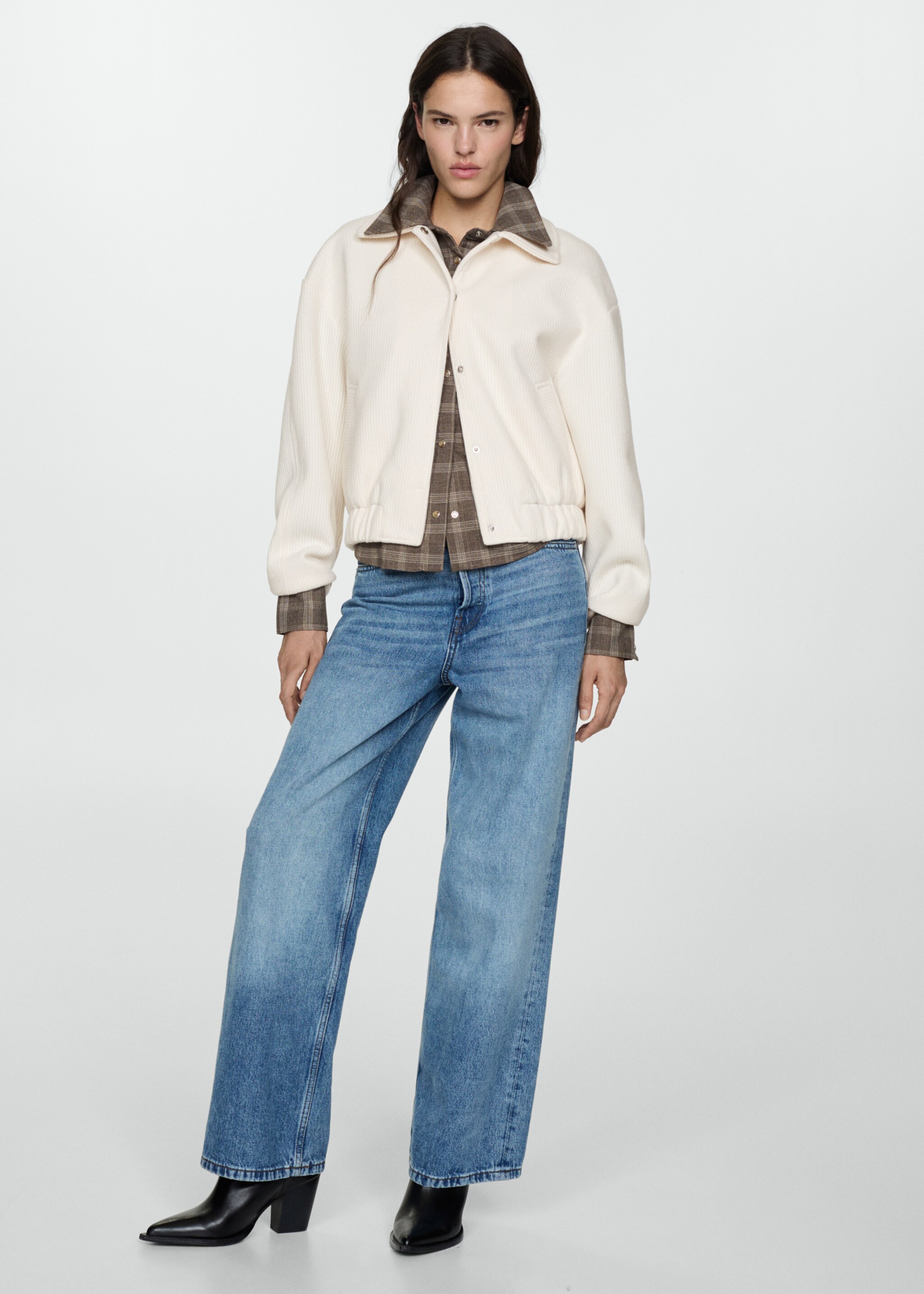 Strickjacke mit Taschen - Allgemeine Ansicht, Cremeweiß. Ref: 77065660-00.