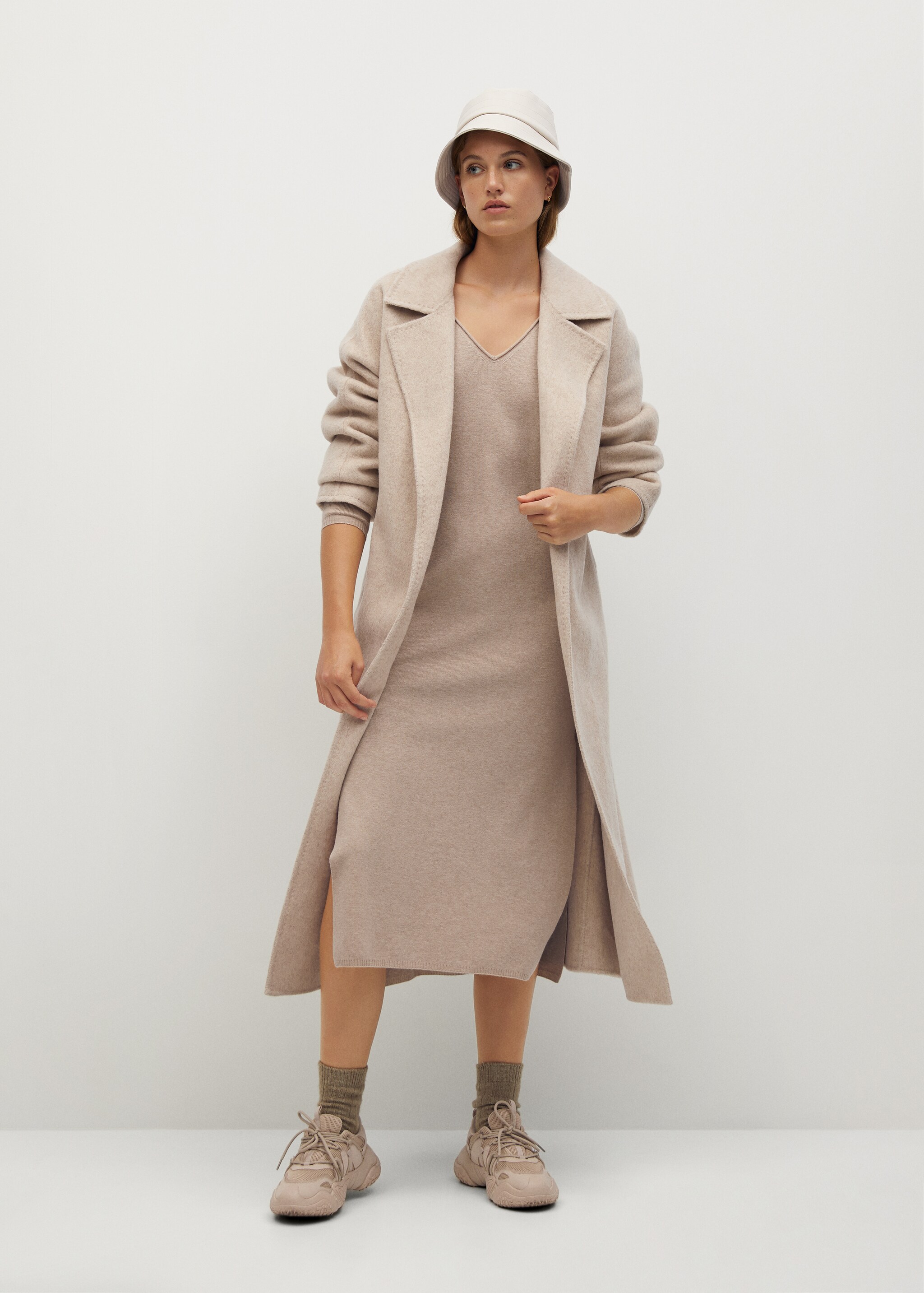 Fine knitted dress - General plane