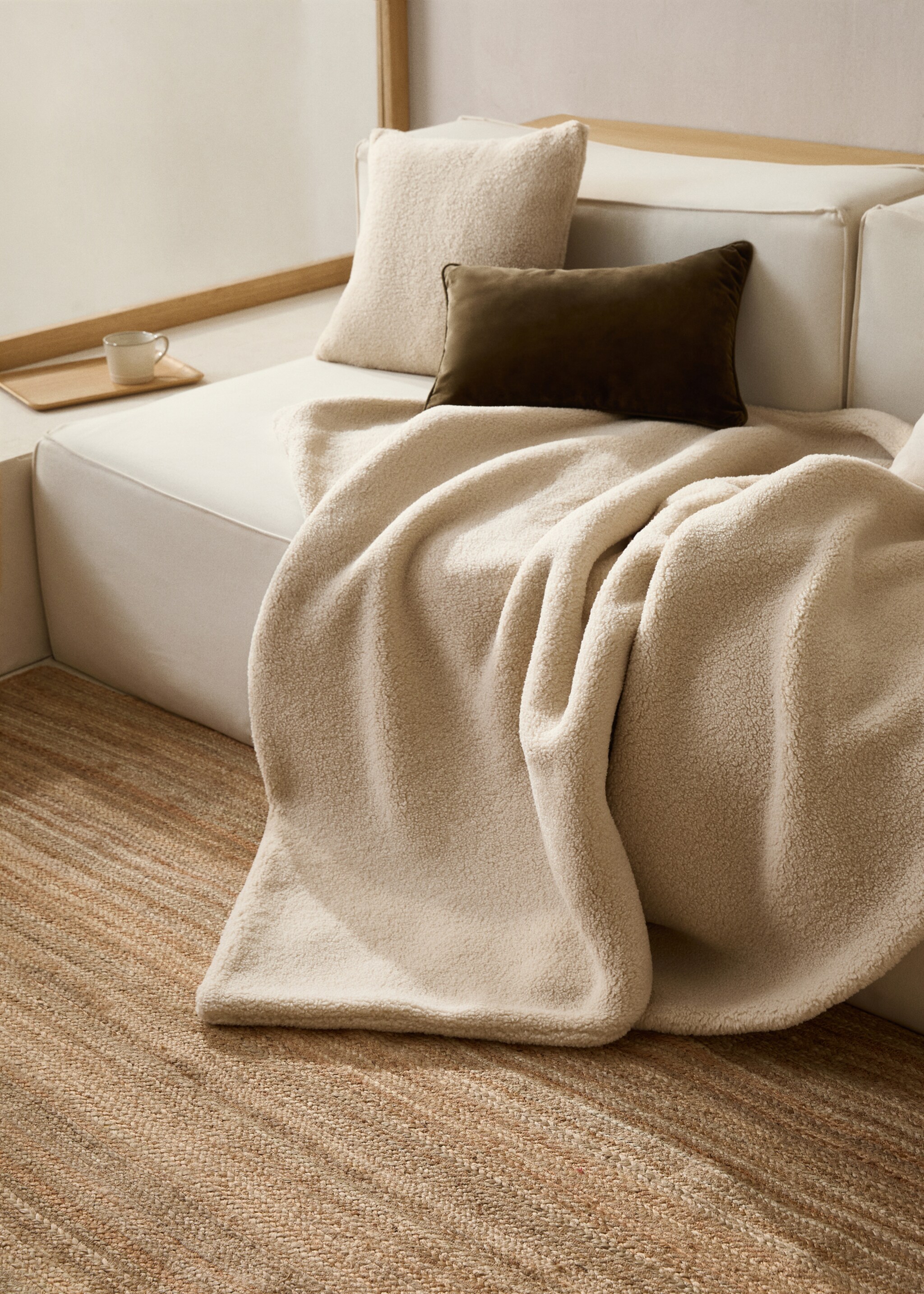 Shearling blanket 130x180cm - General plane, Sand. Ref: 77067641-00.