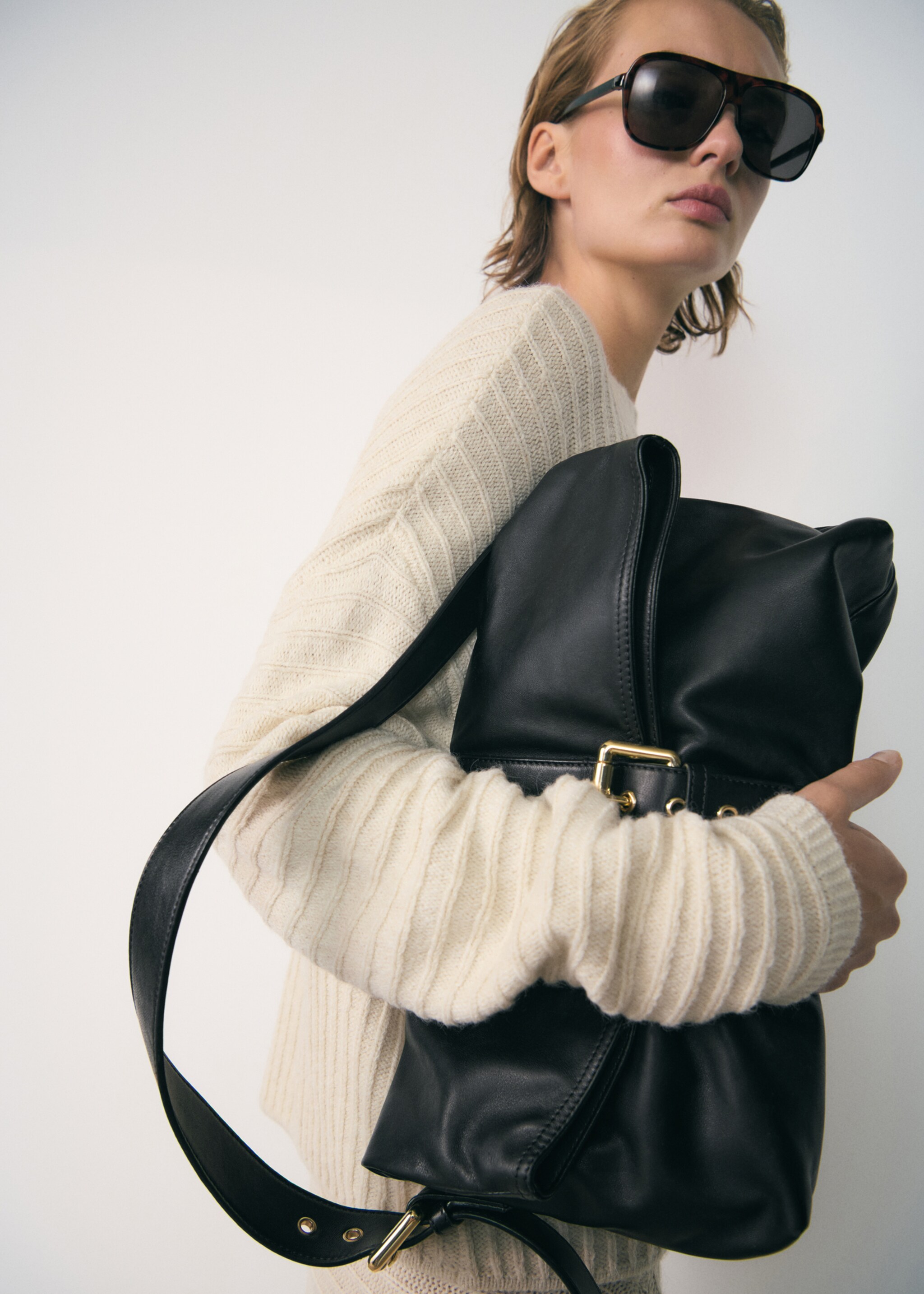 Bolso piel hebilla - Plano general, Negro. Ref: 77067712-00.