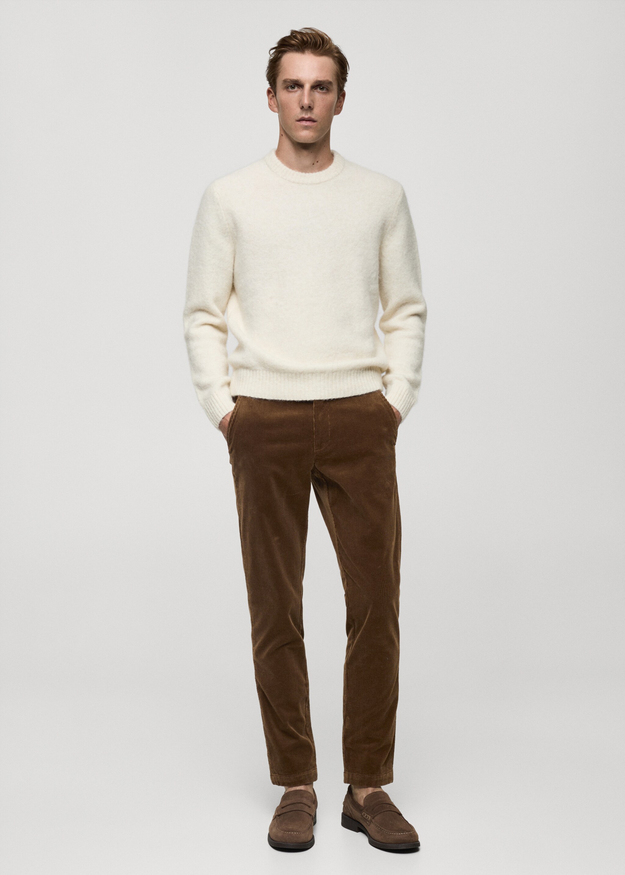 Slim Fit-Cordhose - Allgemeine Ansicht, Mittelbraun. Ref: 77067913-00.