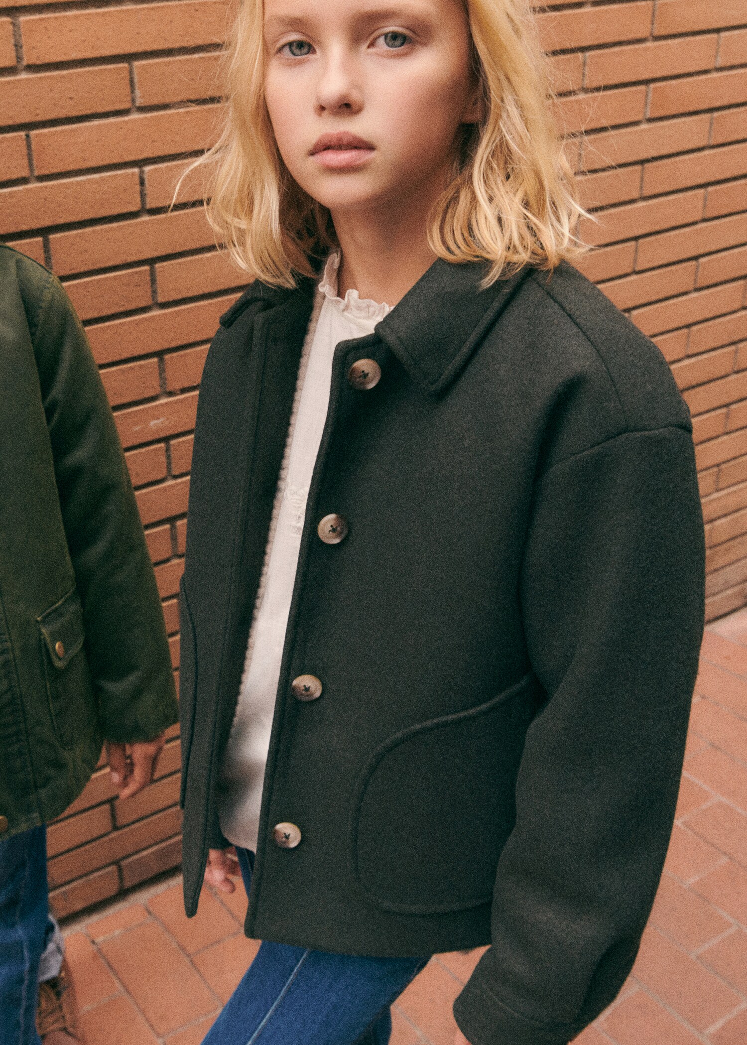 Short cloth coat - General plane