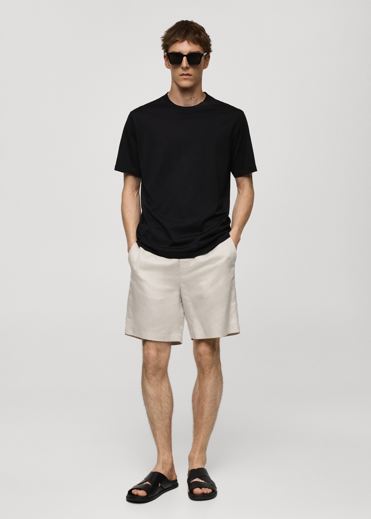 T-shirt slim fit de 100% algodão - Plano geral