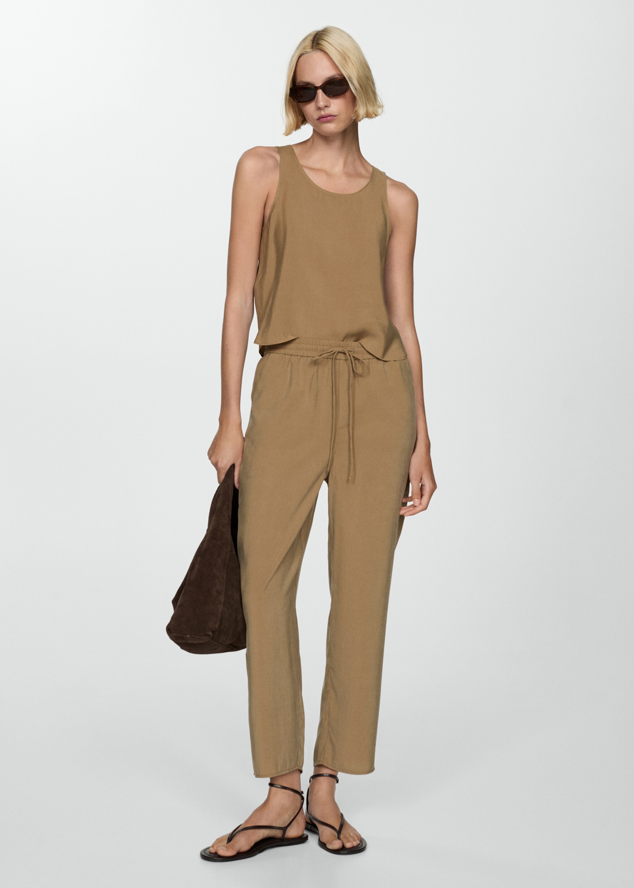 Gerade Hose aus Modal - Allgemeine Ansicht, Mittelbraun. Ref: 77074053-00.