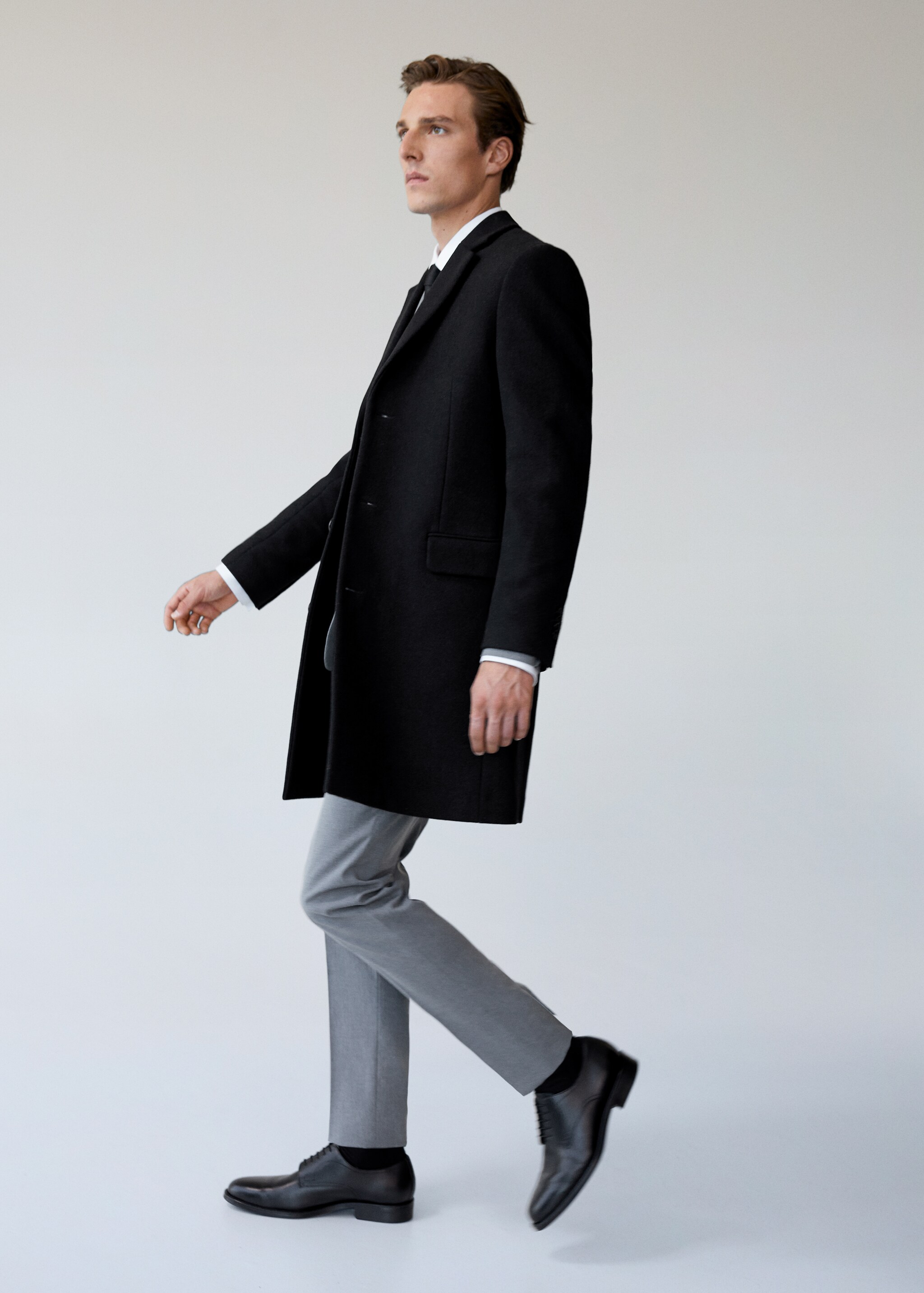 Vesta slim fit ze strečové látky - Celkový náhled