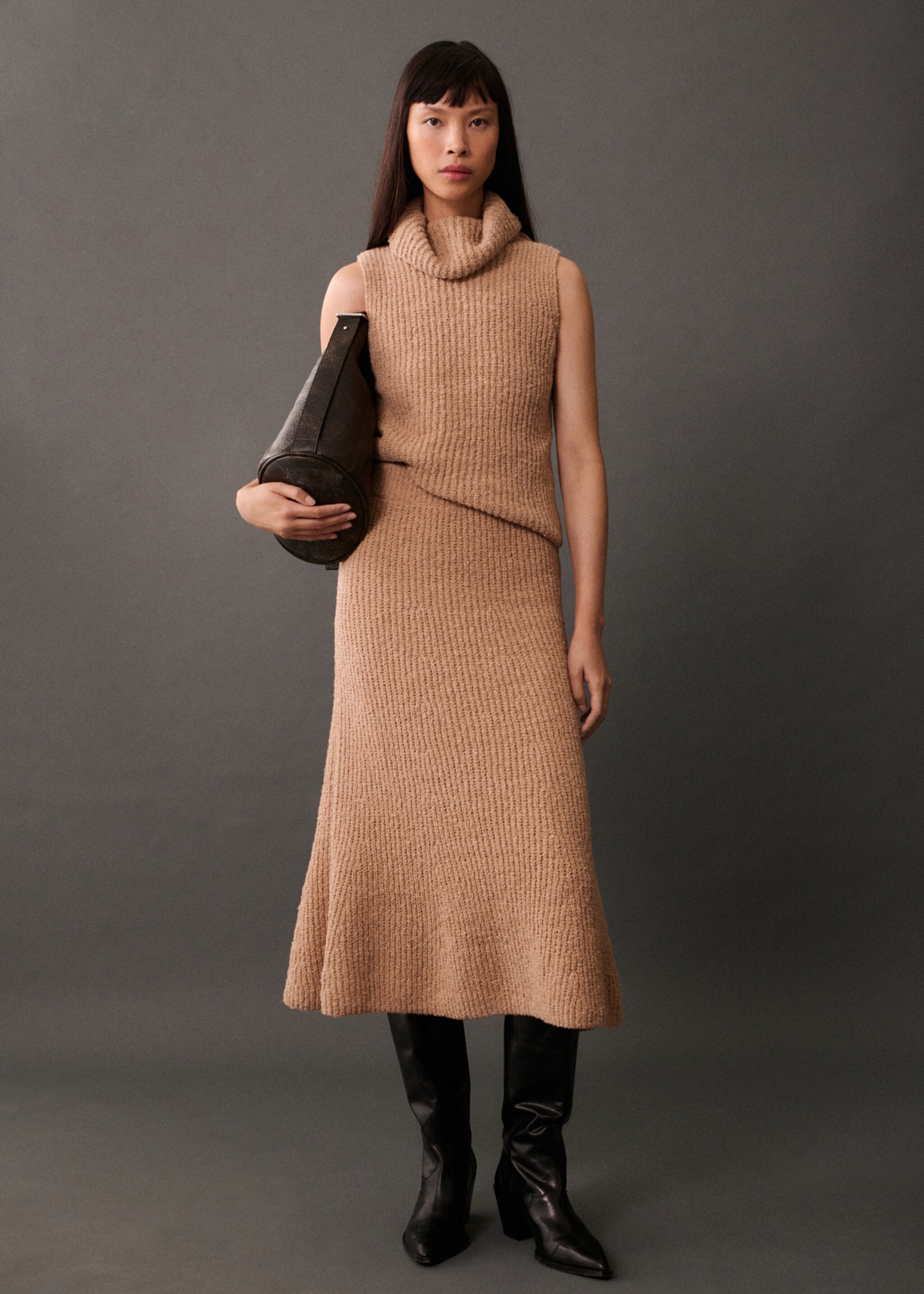 Ribbad topp hög krage - Allmän bild, Mellanbrun. Ref: 77075642-00.