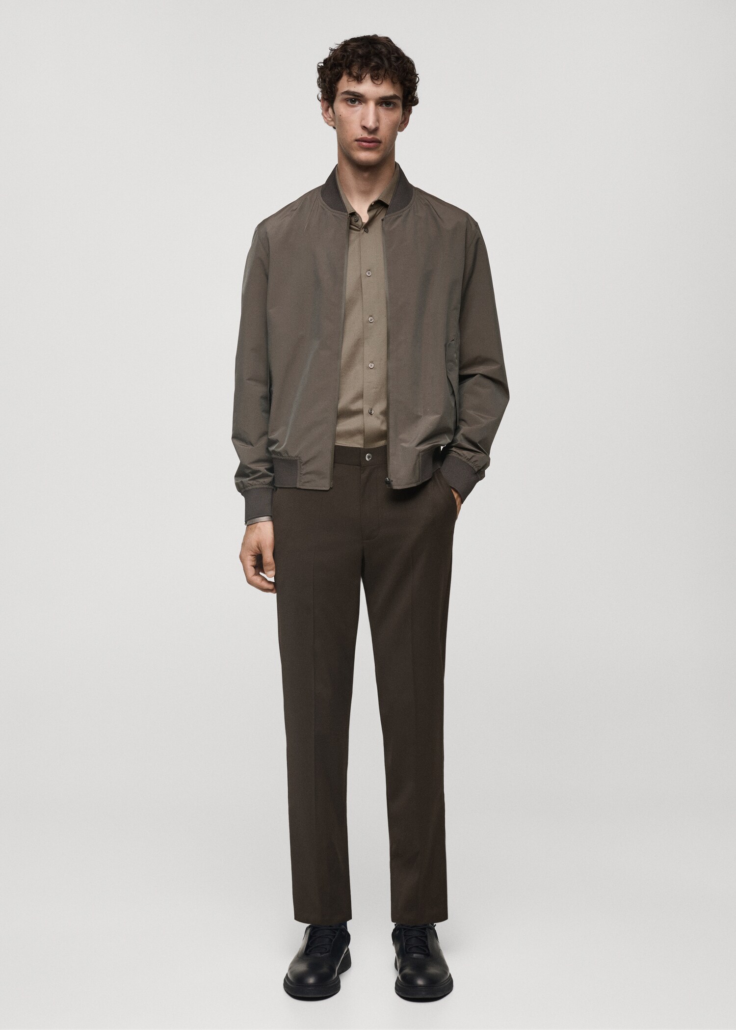 Coolmax® stretch-fabric slim-fit pants - General plane
