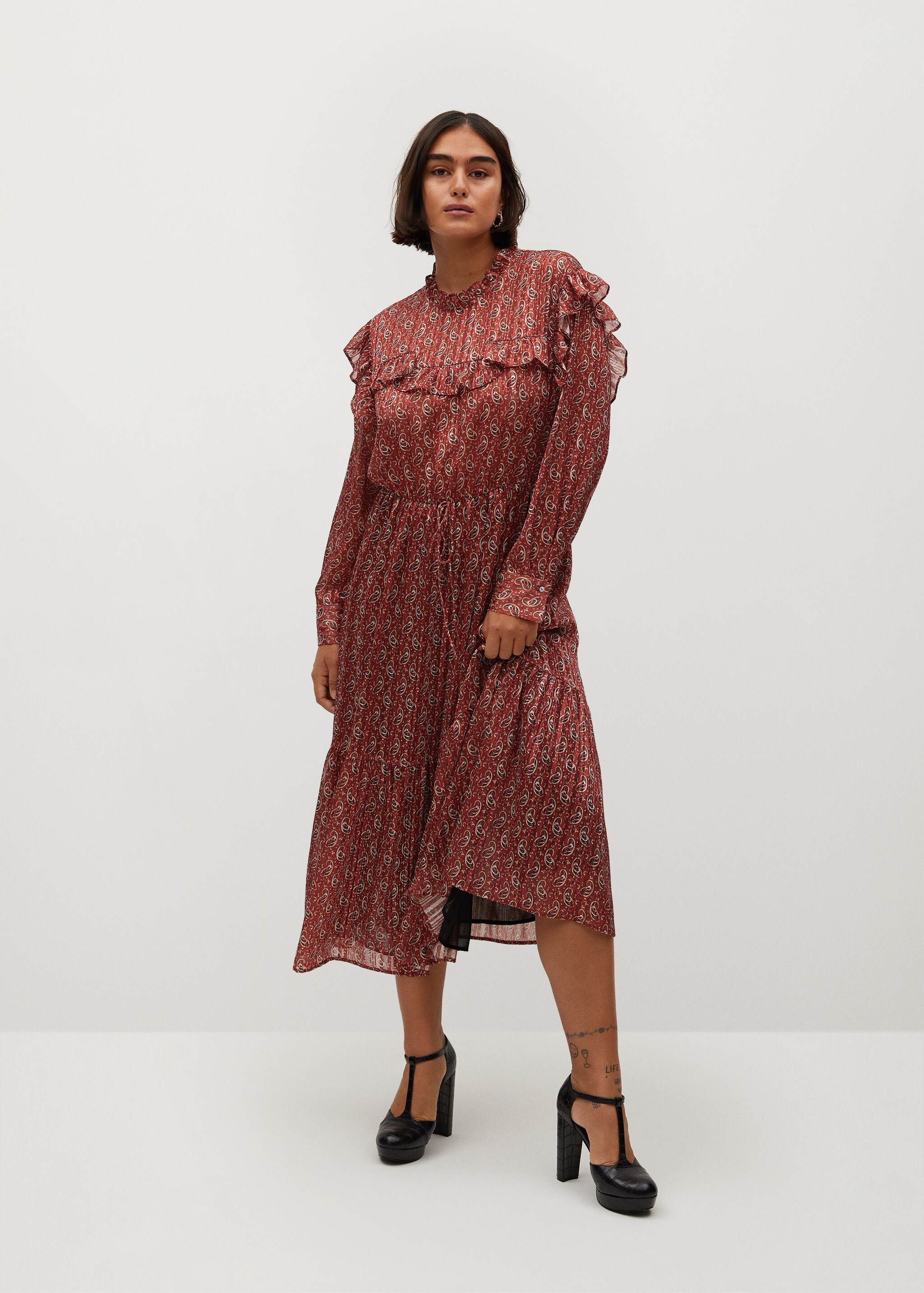 Vestido paisley volantes - Plano general
