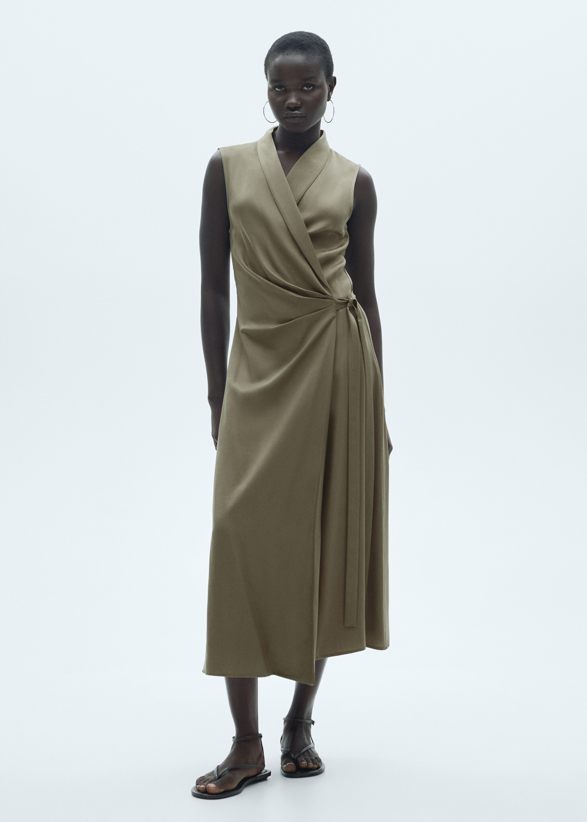 Lyocell-Kleid mit Knotendetail - Allgemeine Ansicht, Khaki. Ref: 77077649-00.