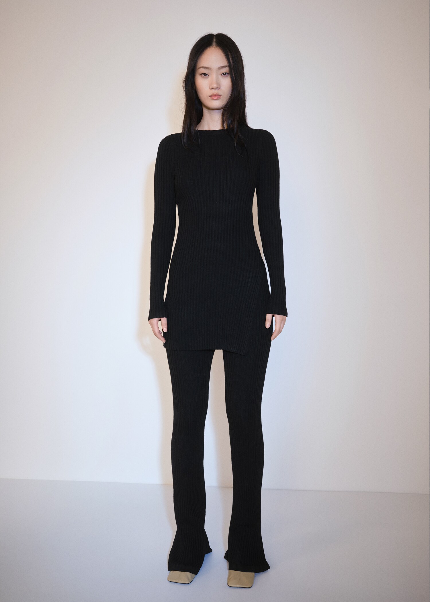 Kurzes Kleid mit Rippstruktur - Allgemeine Ansicht