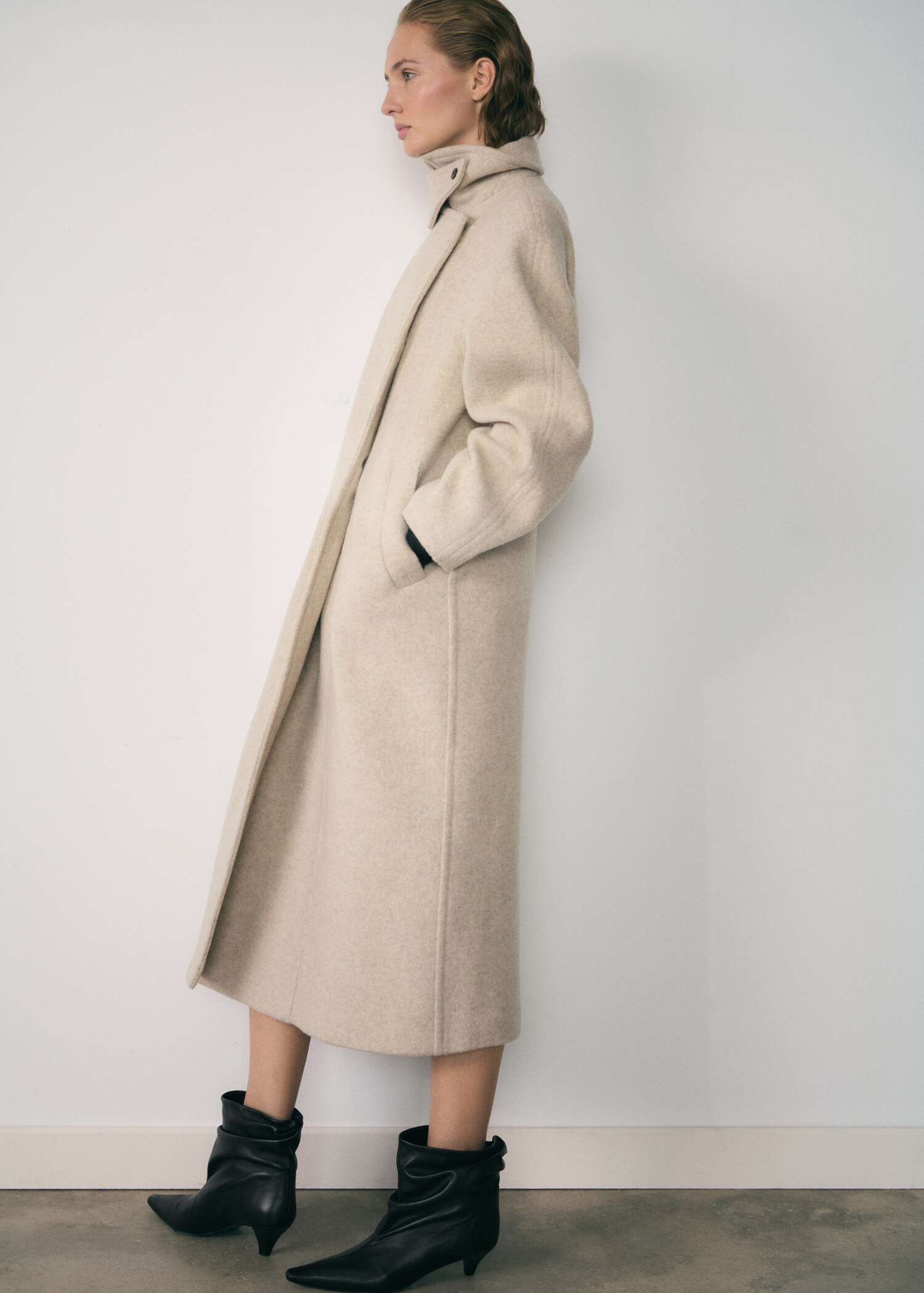Leder-Stiefelette mit Kittenheel - Allgemeine Ansicht