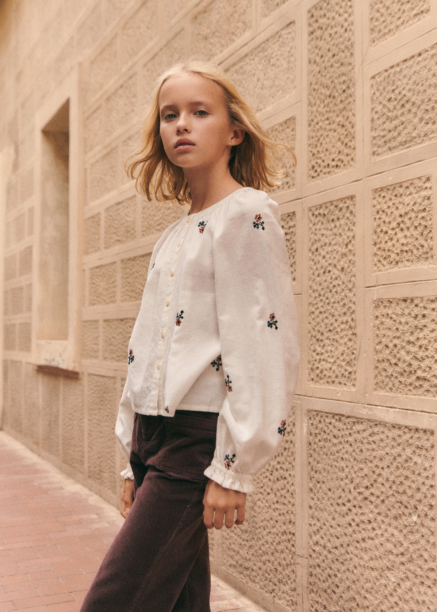 Blusa bordado floral Niña MANGO OUTLET España (Península y