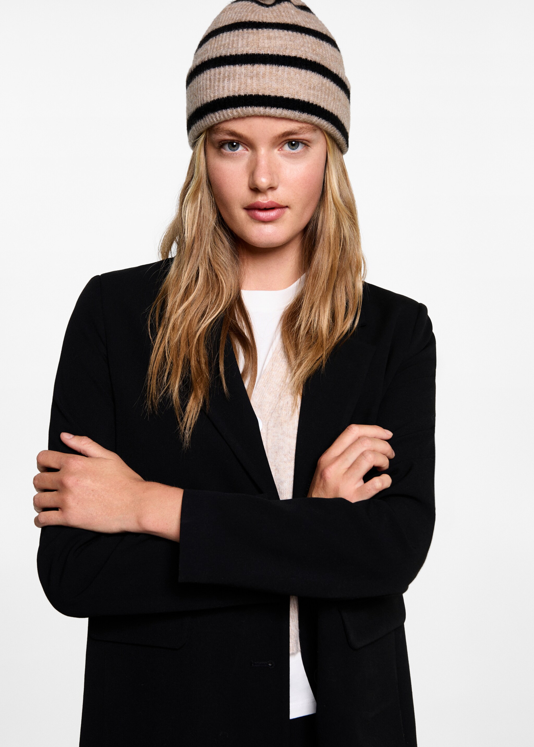 Striped knit hat - General plane
