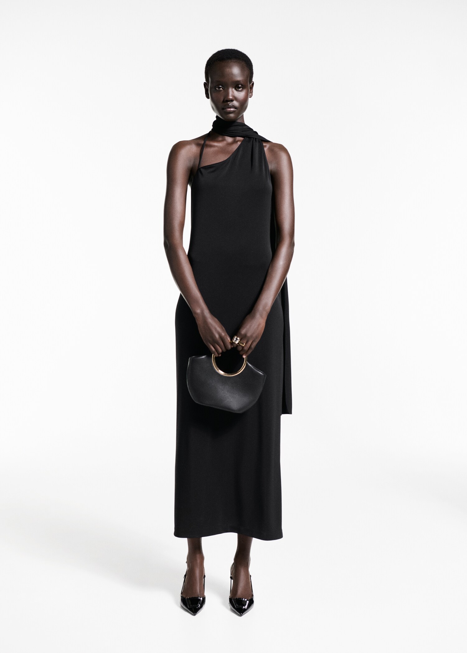 Asymmetrical bow-neck dress - General plane