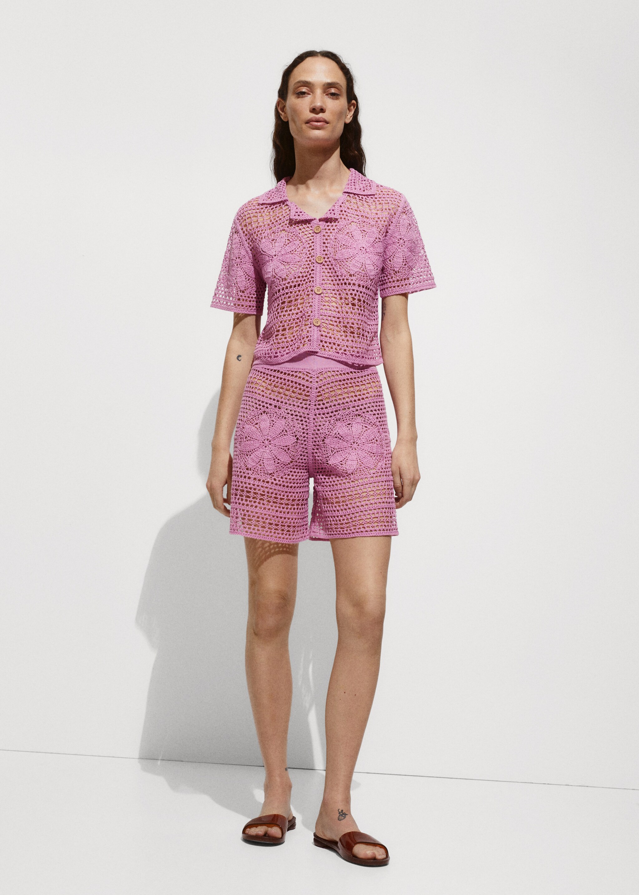 Crochet shorts with flowers - General plane