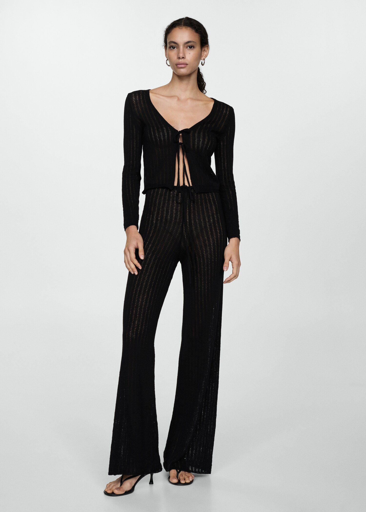 Knitted cardigan with ties - General plane