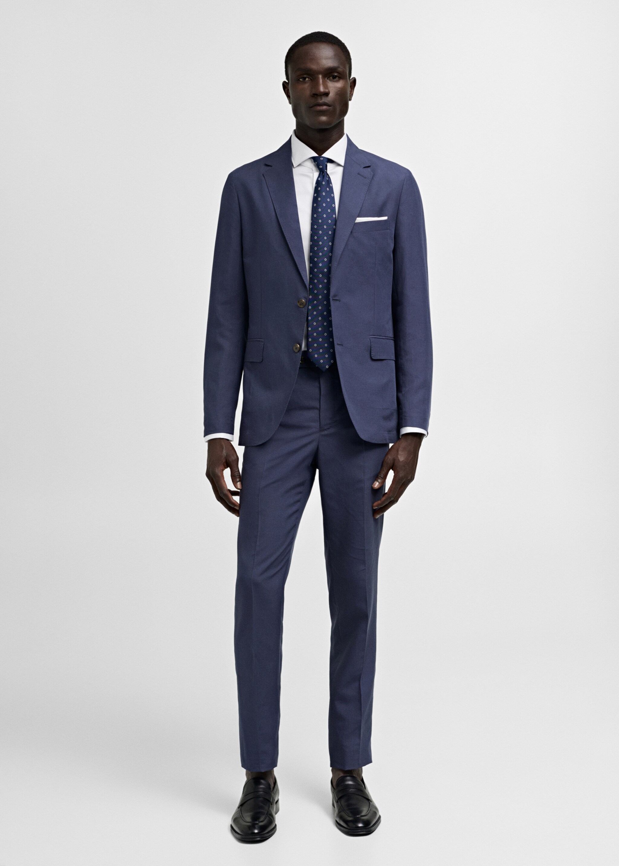 Camisa gemelos traje slim fit tejido twill - Plano general