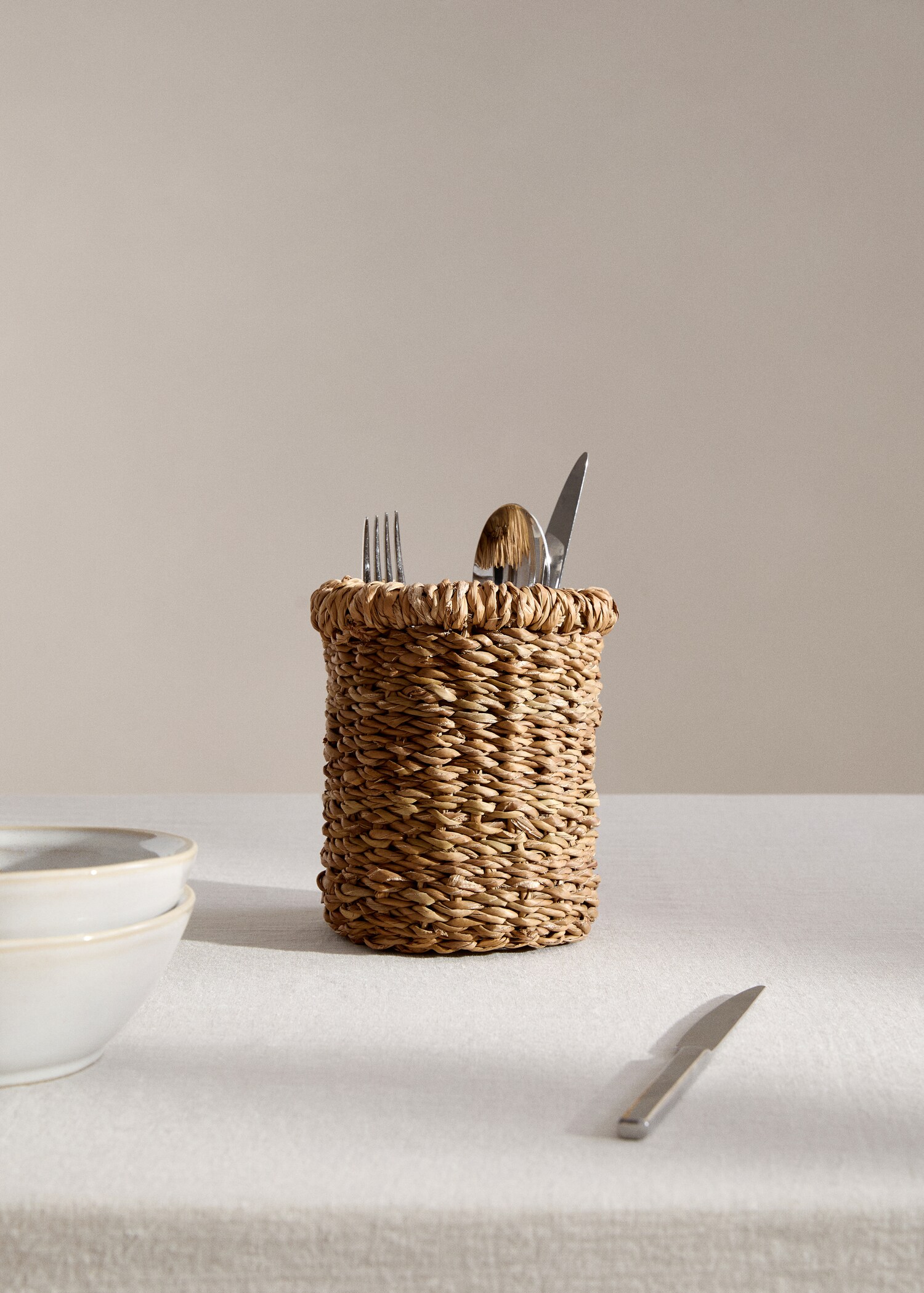 Natural fibre cylindrical basket - General plane