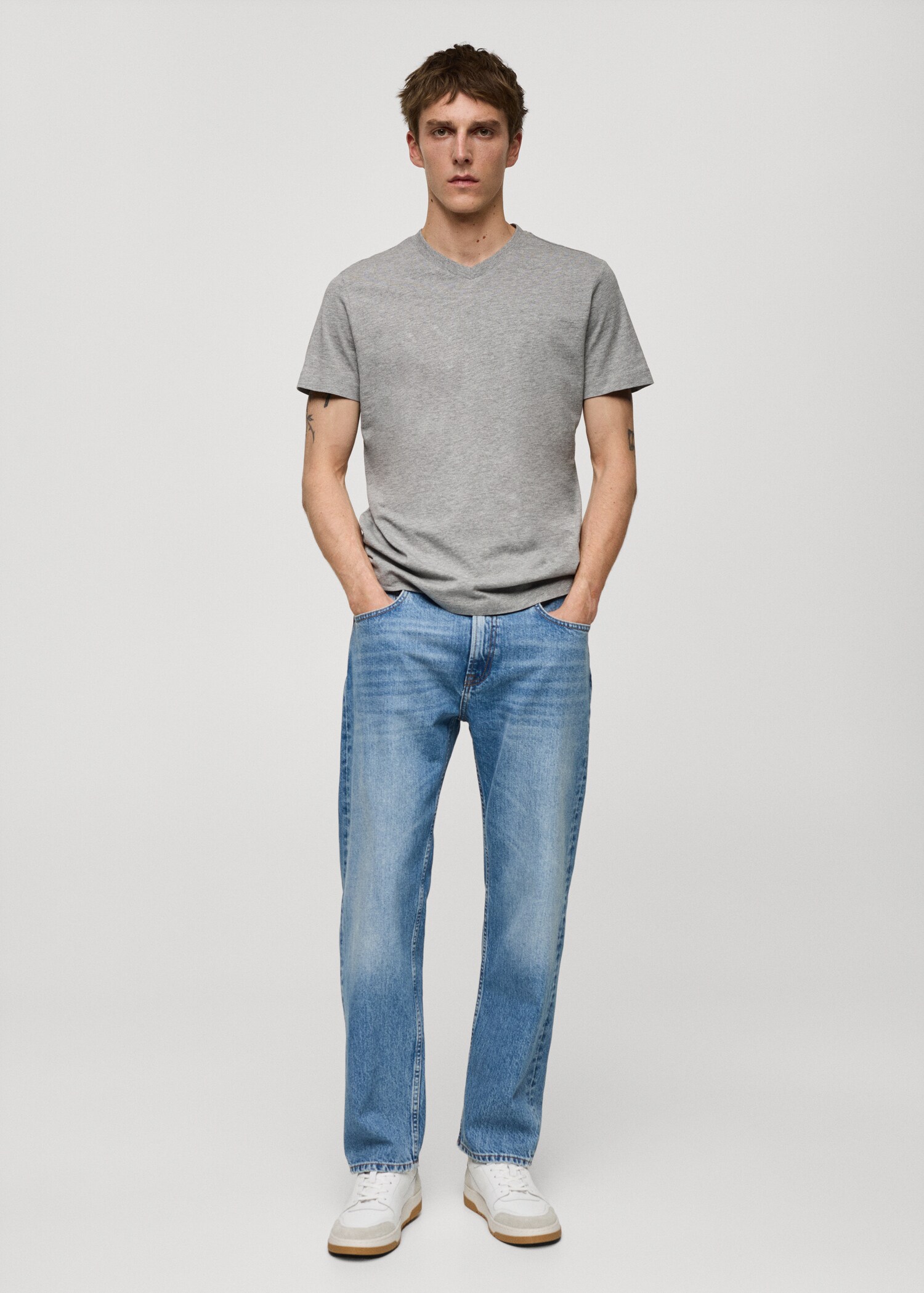 Slim-fit cotton V-neck t-shirt - General plane