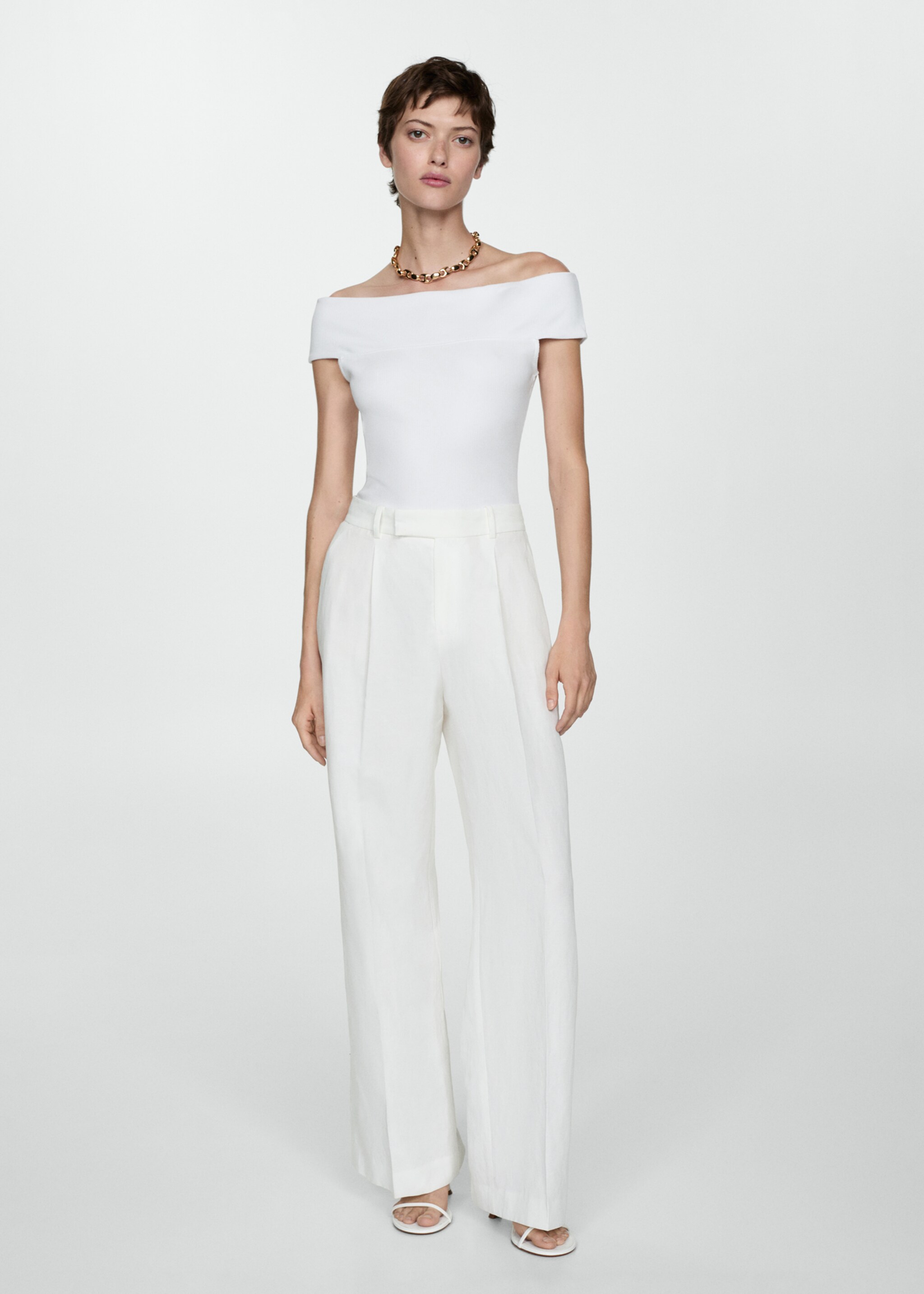 Off-shoulder top - General plane