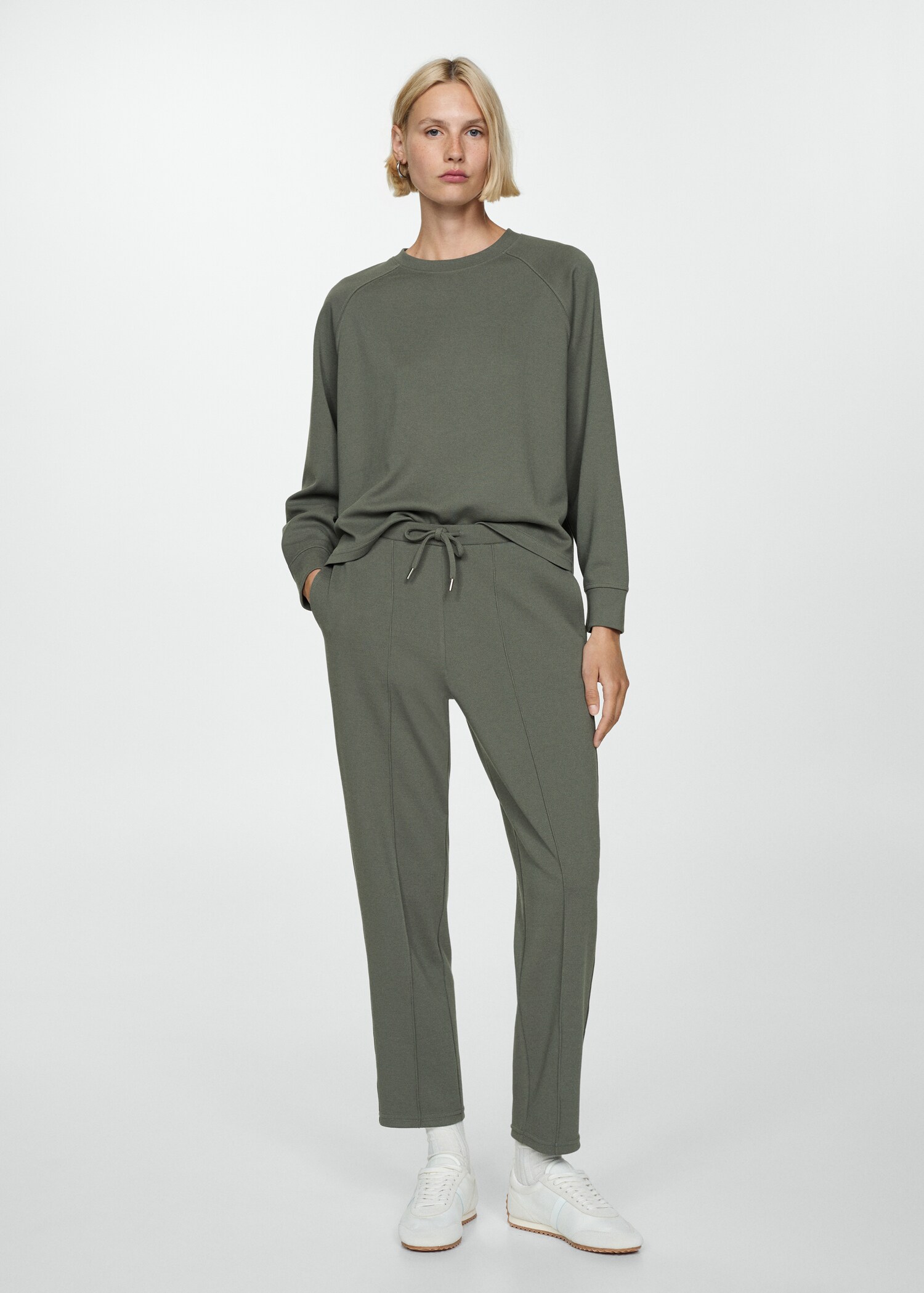 Pantalón jogger costuras - Plano general