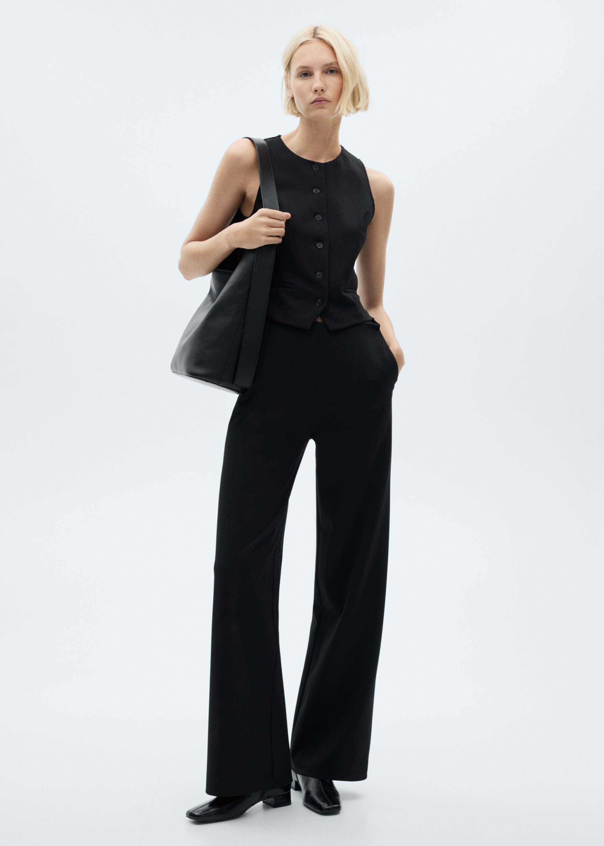 Roma knitted gilet - General plane, Black. Ref: 77084021-00.