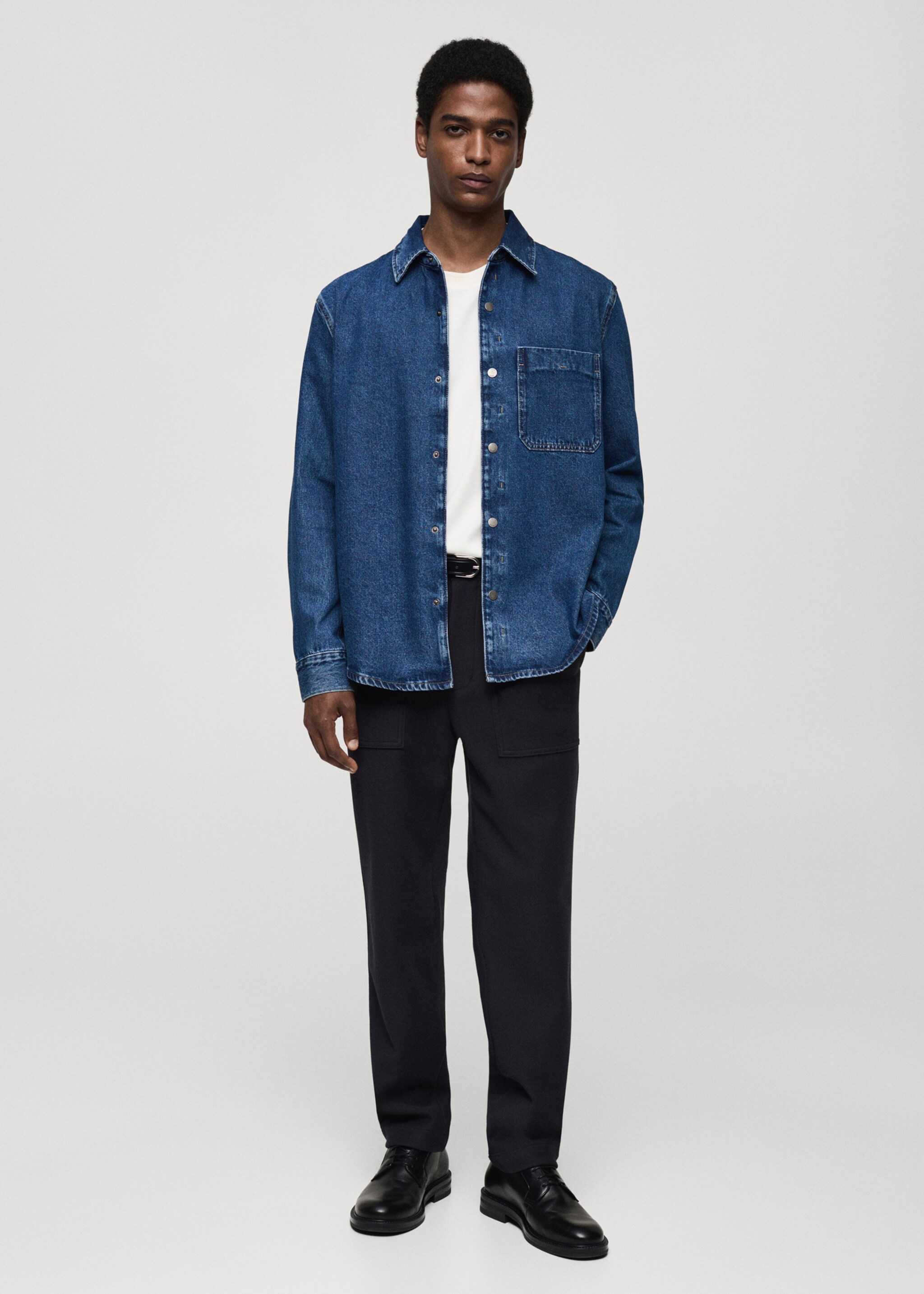 Denim overjasje met zak - Overzichtstekening, Middenblauw. Ref: 77084439-00.