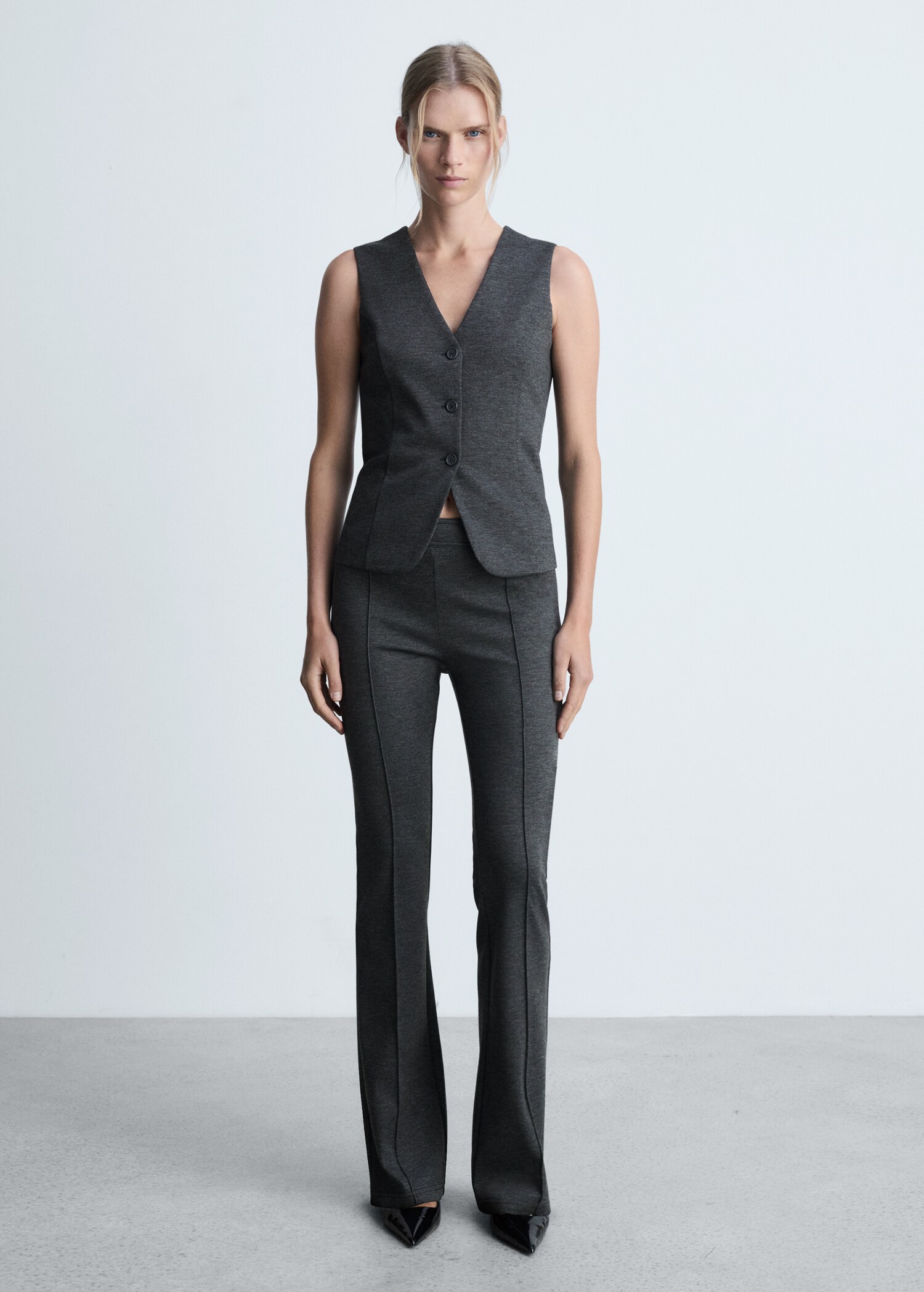Fitted gilet with buttons - General plane