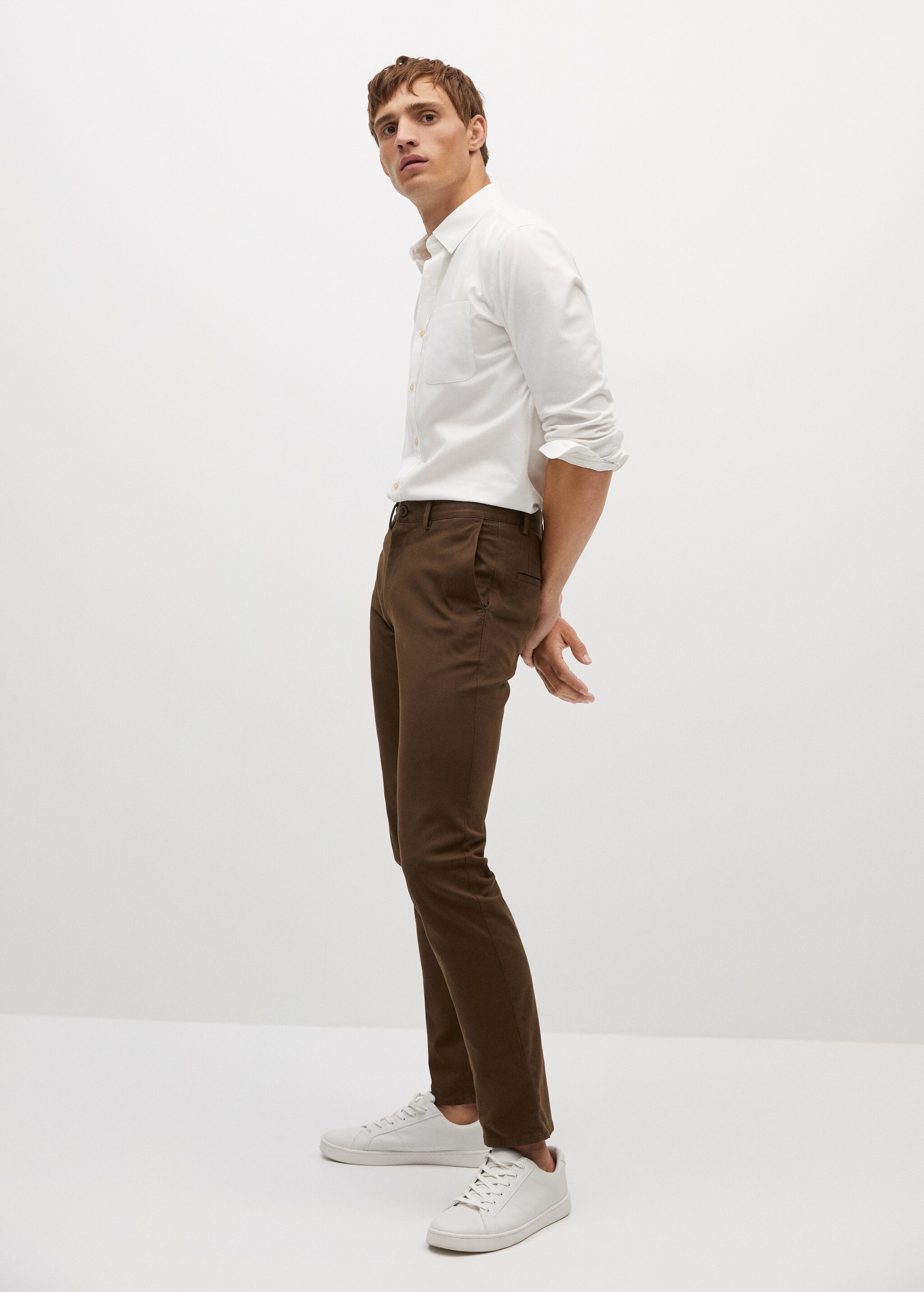 Pantalón chino slim fit premium - Plano general